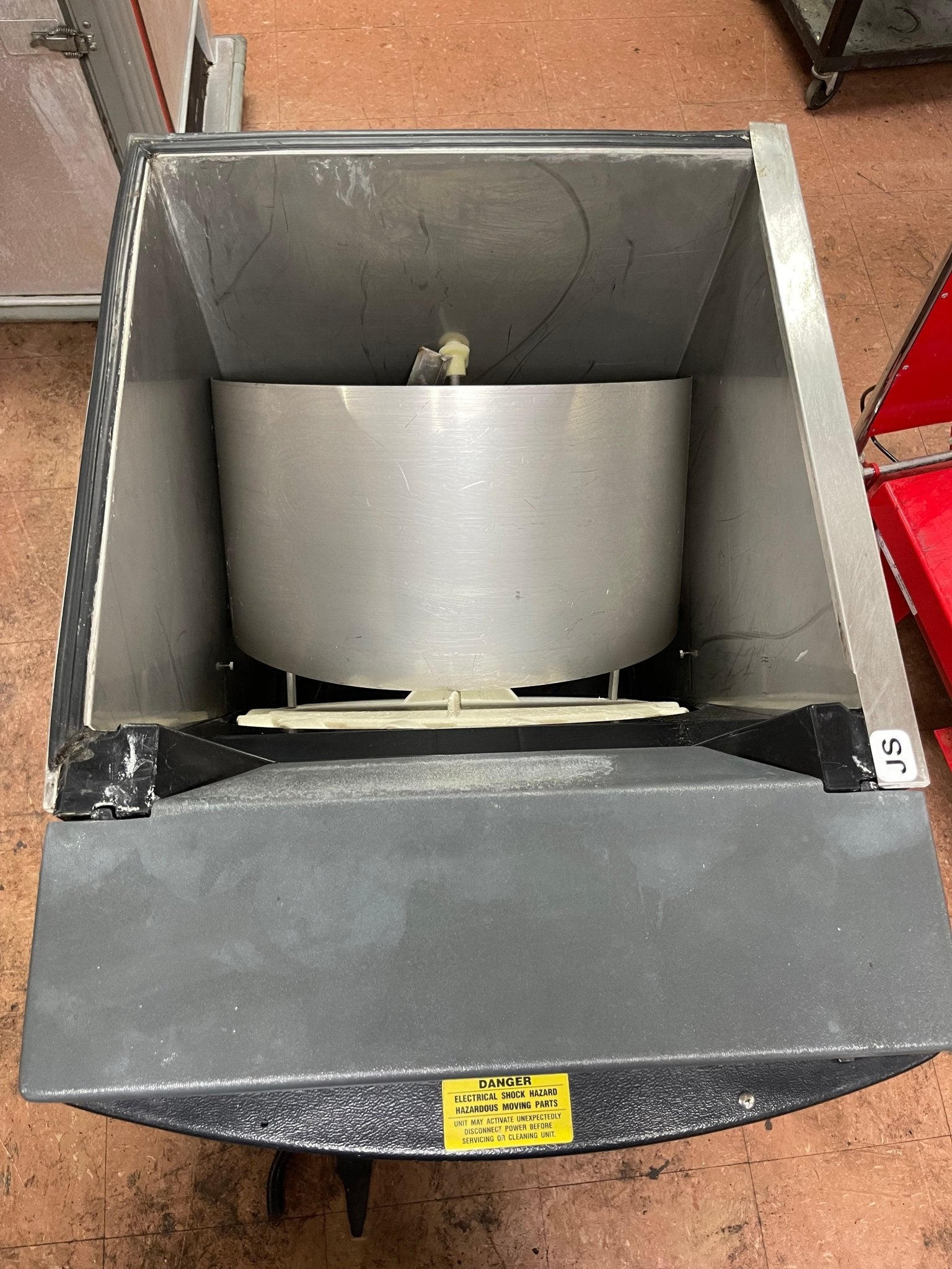 Used Manitowoc MII - 150 Ice Dispensing Bin 150LB Storage With Drink Fountain 120V - JS - Falcon Restaurant Supply - 3