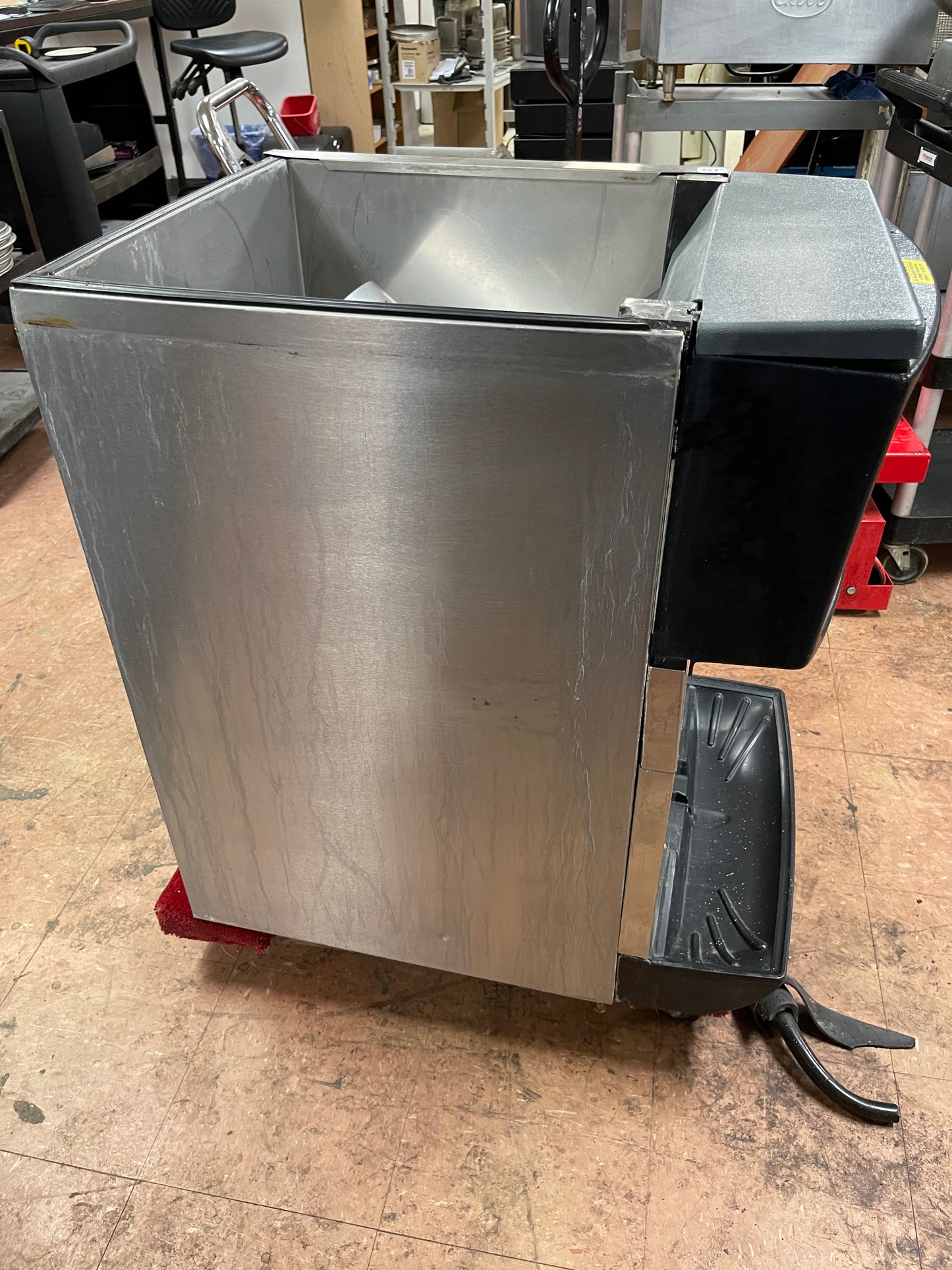 Used Manitowoc MII-150 Ice Dispensing Bin 150LB Storage With Drink Fountain 120V - JS