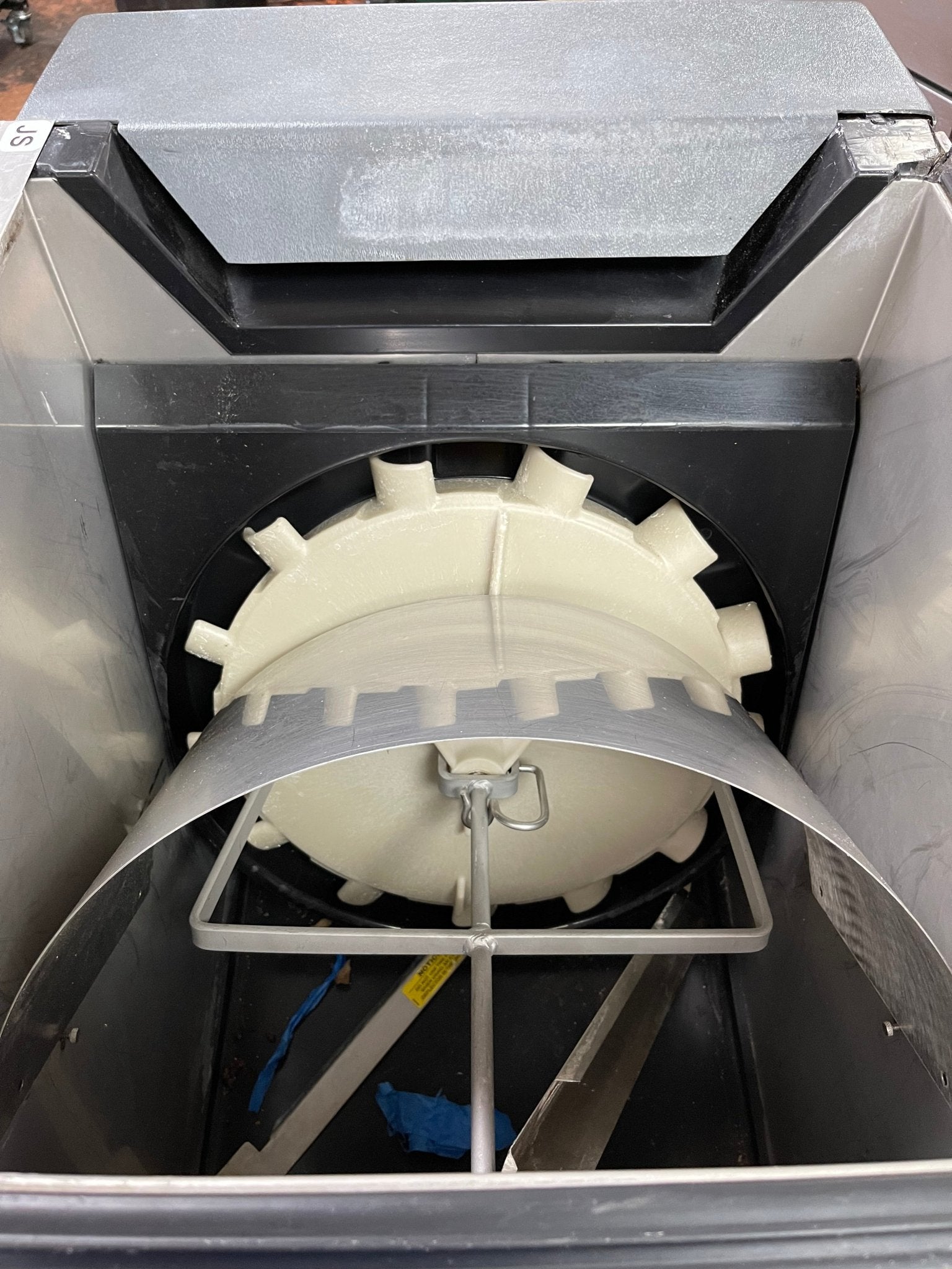 Used Manitowoc MII - 150 Ice Dispensing Bin 150LB Storage With Drink Fountain 120V - JS - Falcon Restaurant Supply - 7