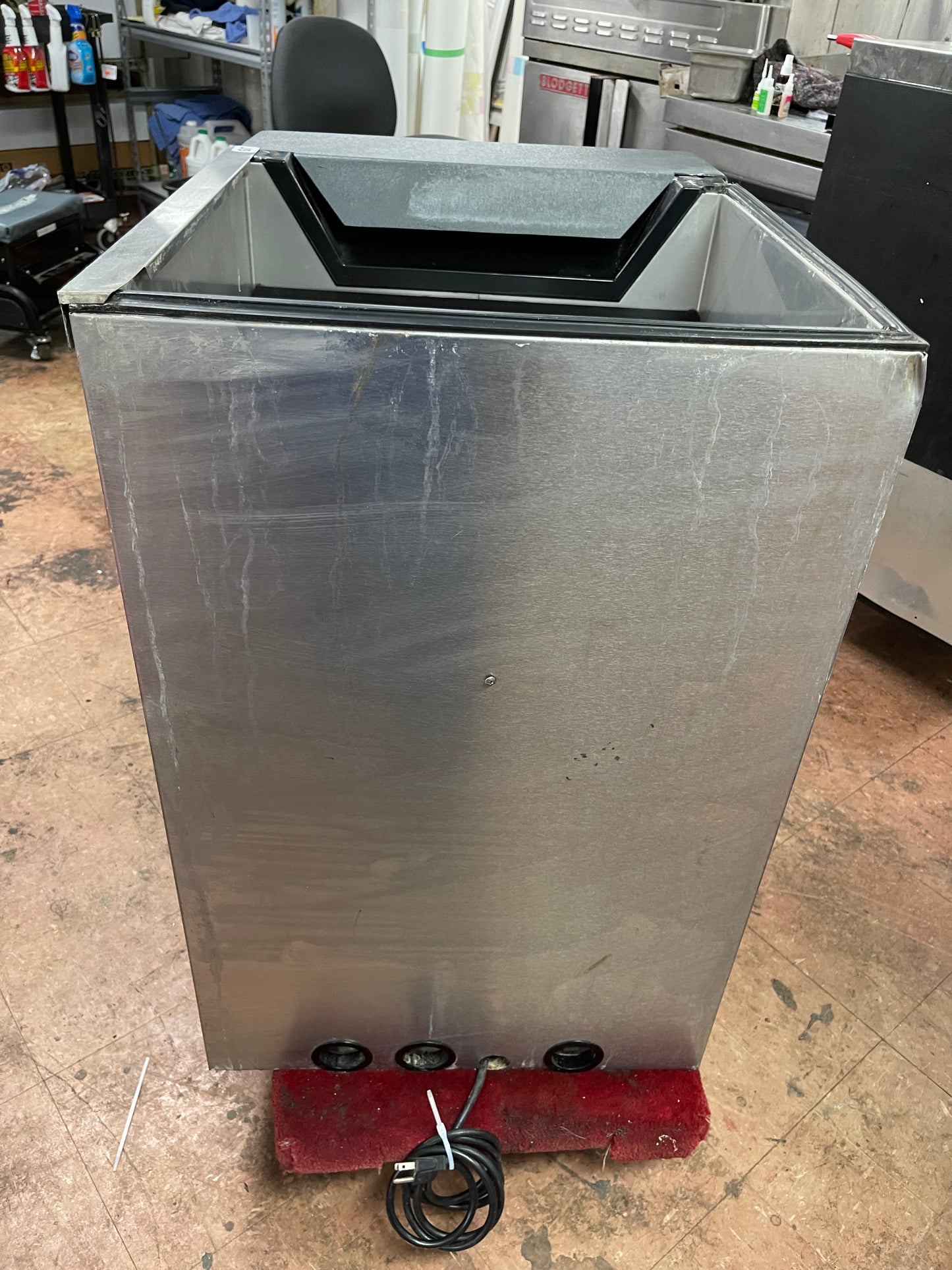 Used Manitowoc MII-150 Ice Dispensing Bin 150LB Storage With Drink Fountain 120V - JS