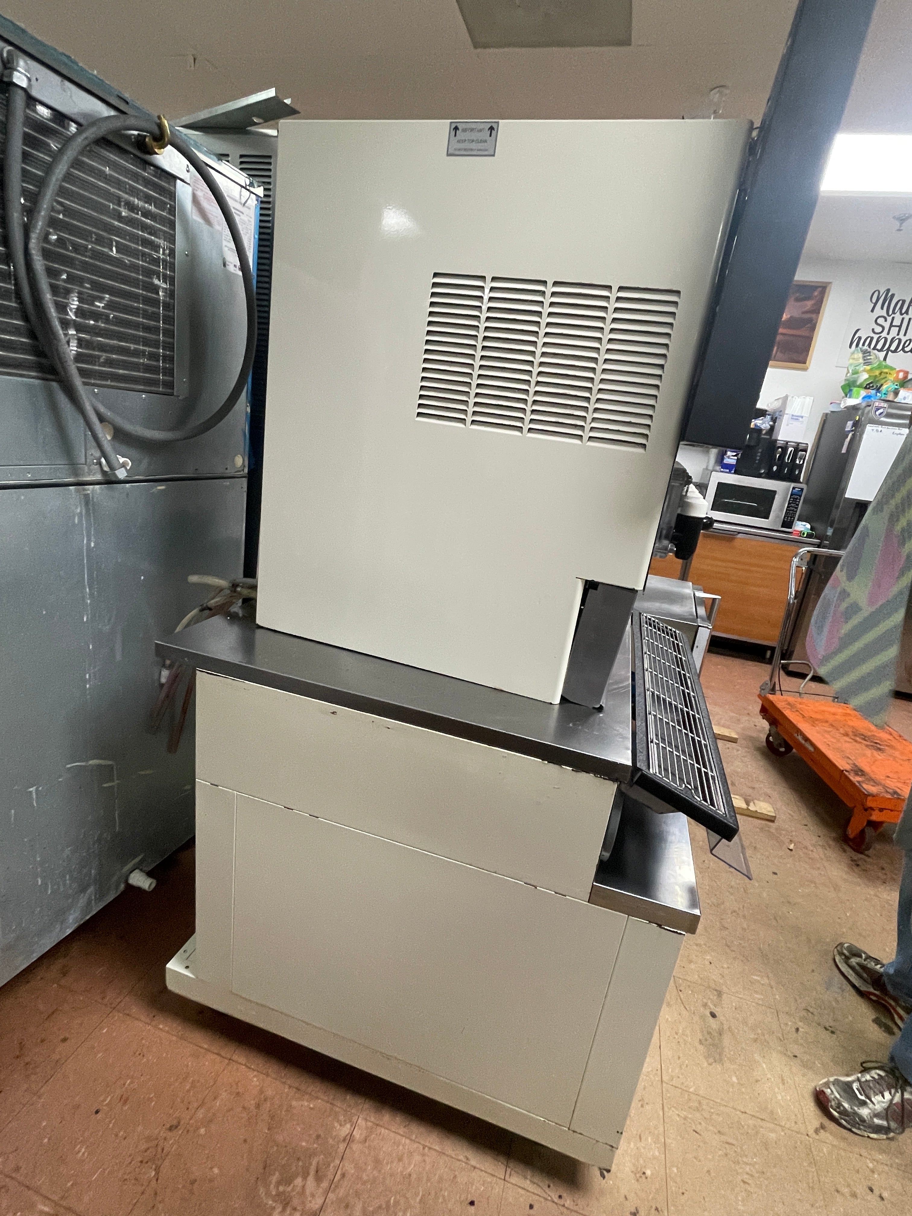 Used FBD 564 Frozen Beverage 4 Flavor Dispenser with Drink Station Stand As-Is 220V