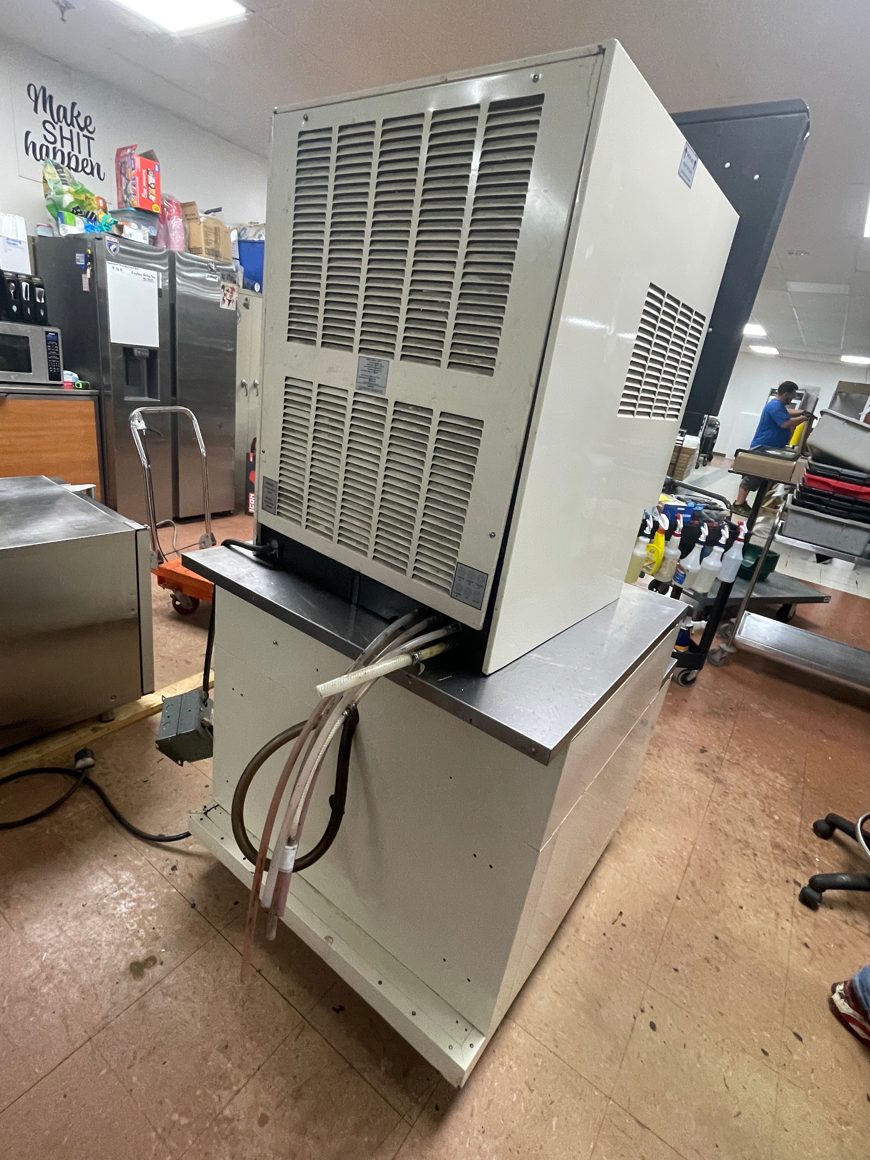 Used FBD 564 Frozen Beverage 4 Flavor Dispenser with Drink Station Stand As-Is 220V