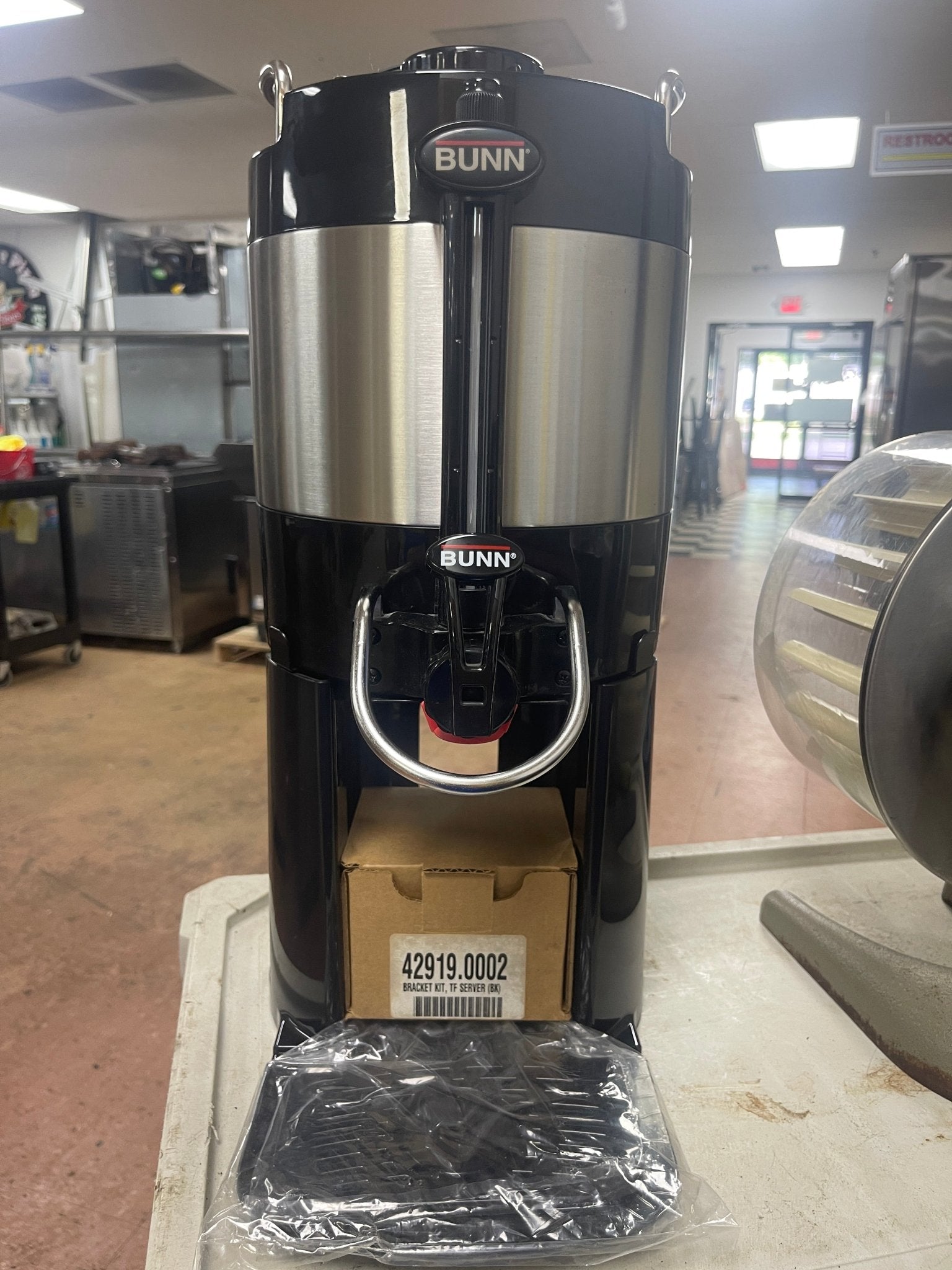 New Bunn 39500.0207 1 Gallon TF Insulated Coffee Server Dispenser - Falcon Restaurant Supply - 1
