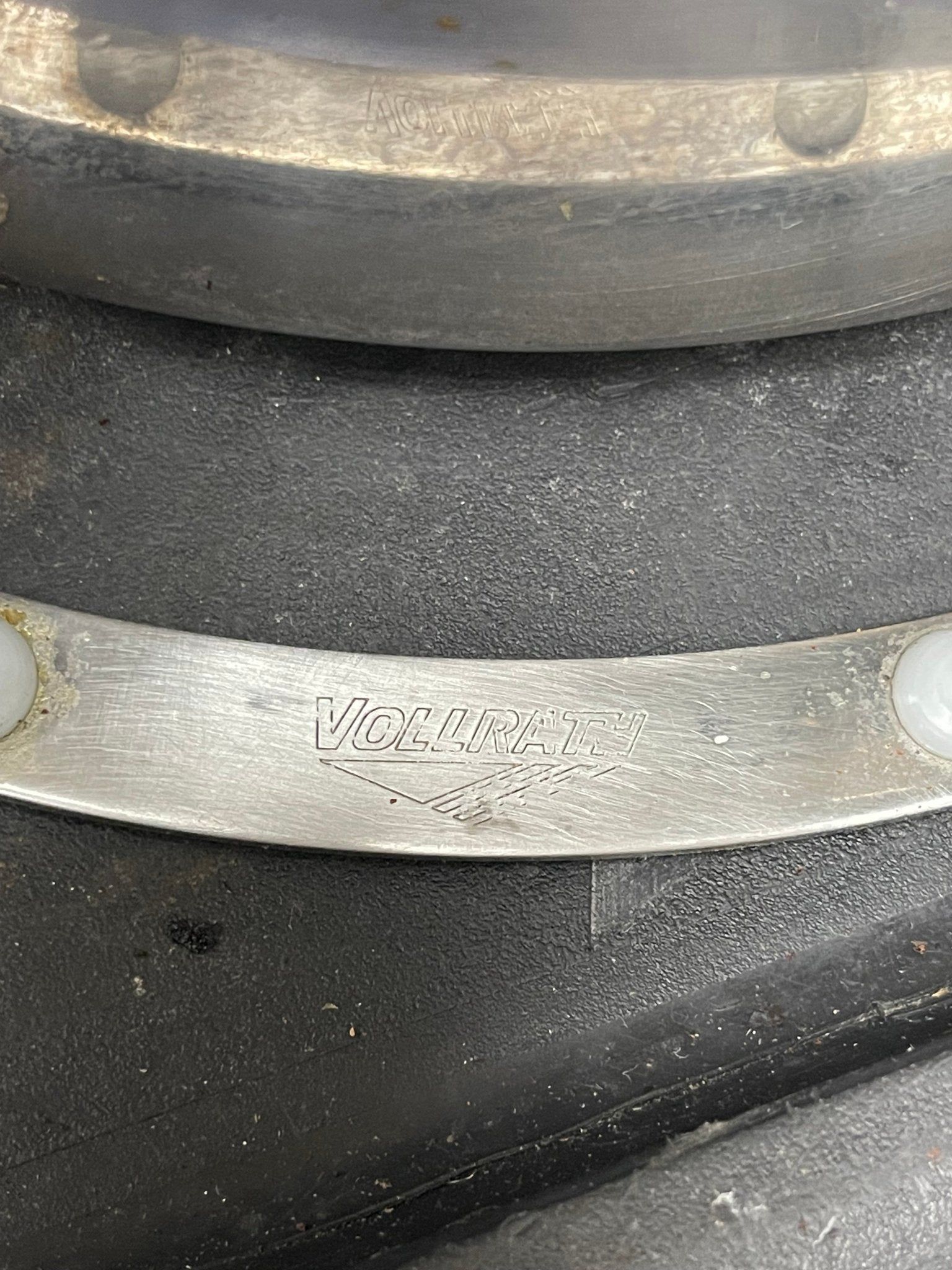 Used Vollrath 46125 6qt Intrigue Glass Top Stainless Steel Round Induction Chafer Pan - Falcon Restaurant Supply - 6