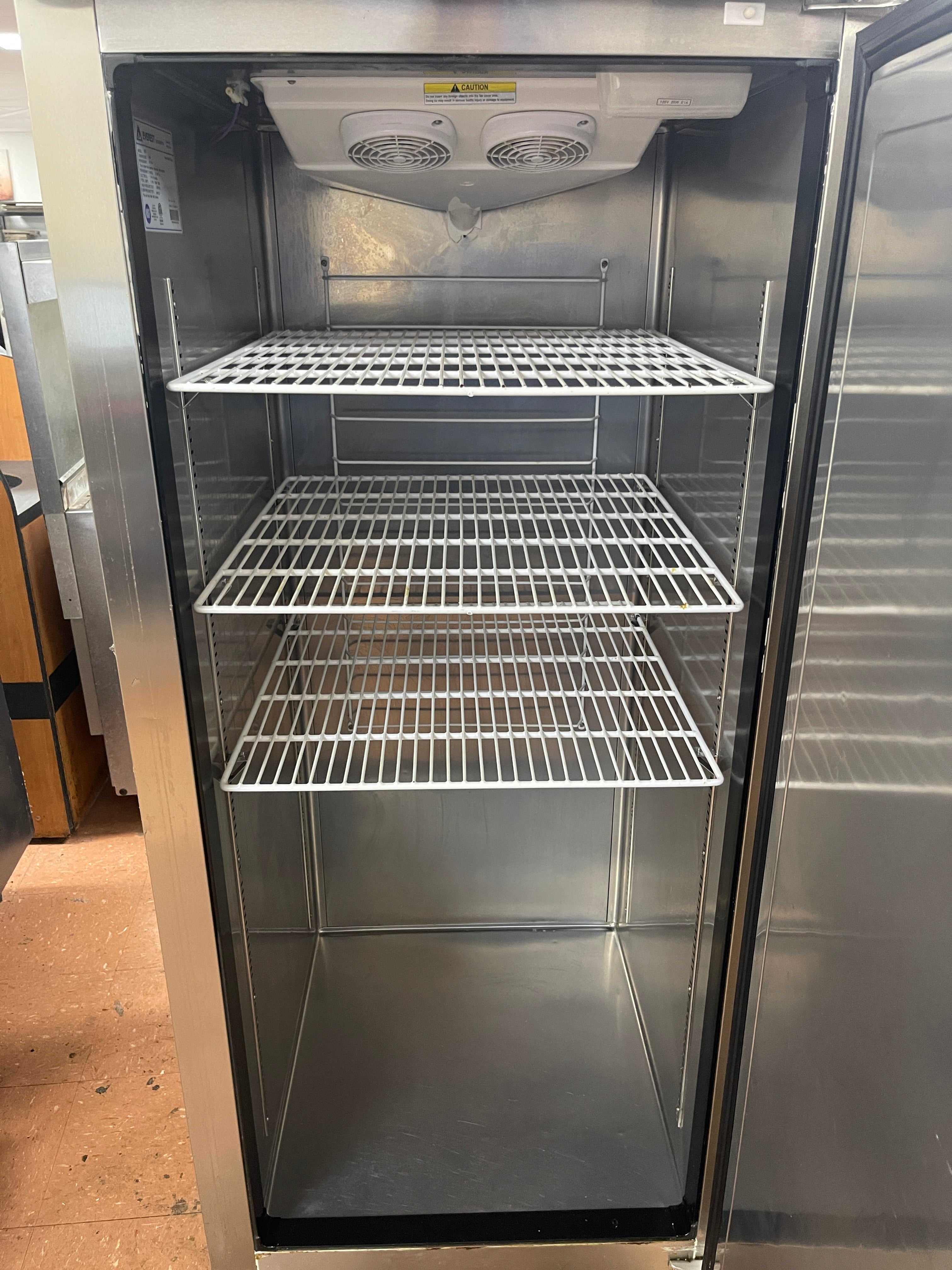 Used Everest ESR1 29.25" 1 Section Solid Door Reach-In Refrigerator As-Is 120V