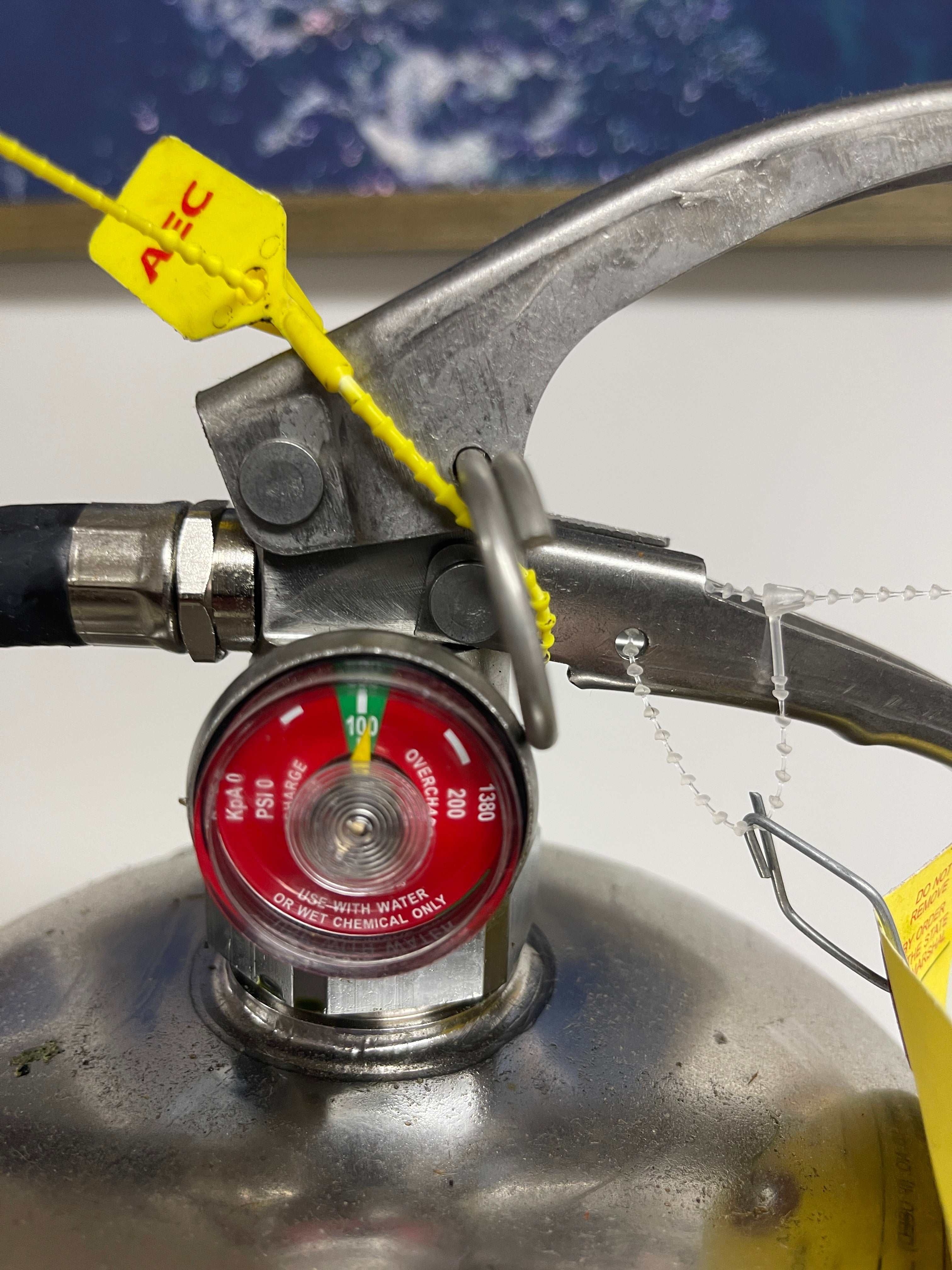 Ansul 434909 K01-3 K-Guard Fire Extinguisher, 1.6 gal Class K