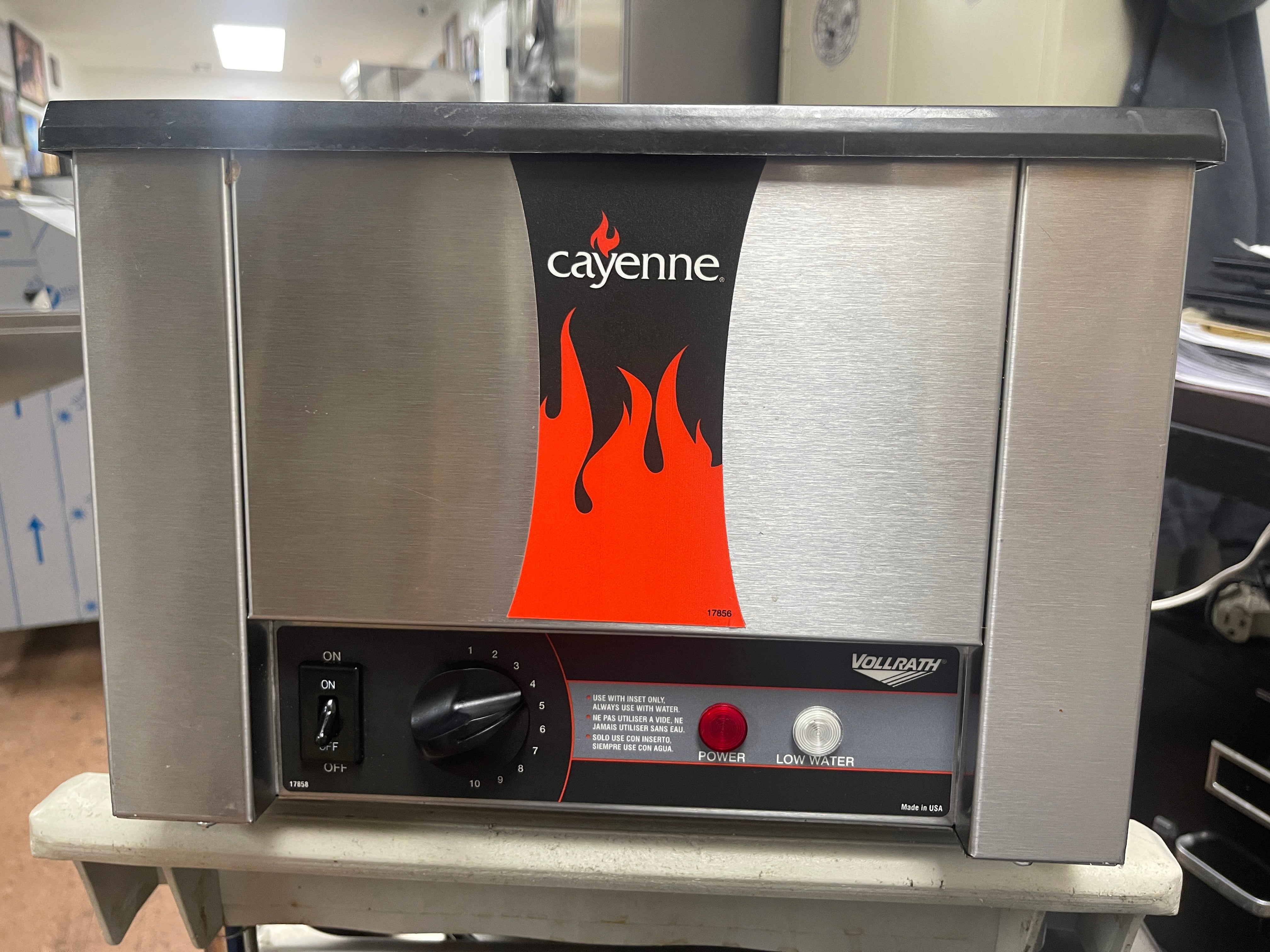 Used Vollrath T43R Heat 'n Serve 4/3 Size Countertop Food Warmer  120V 1600W - WO1