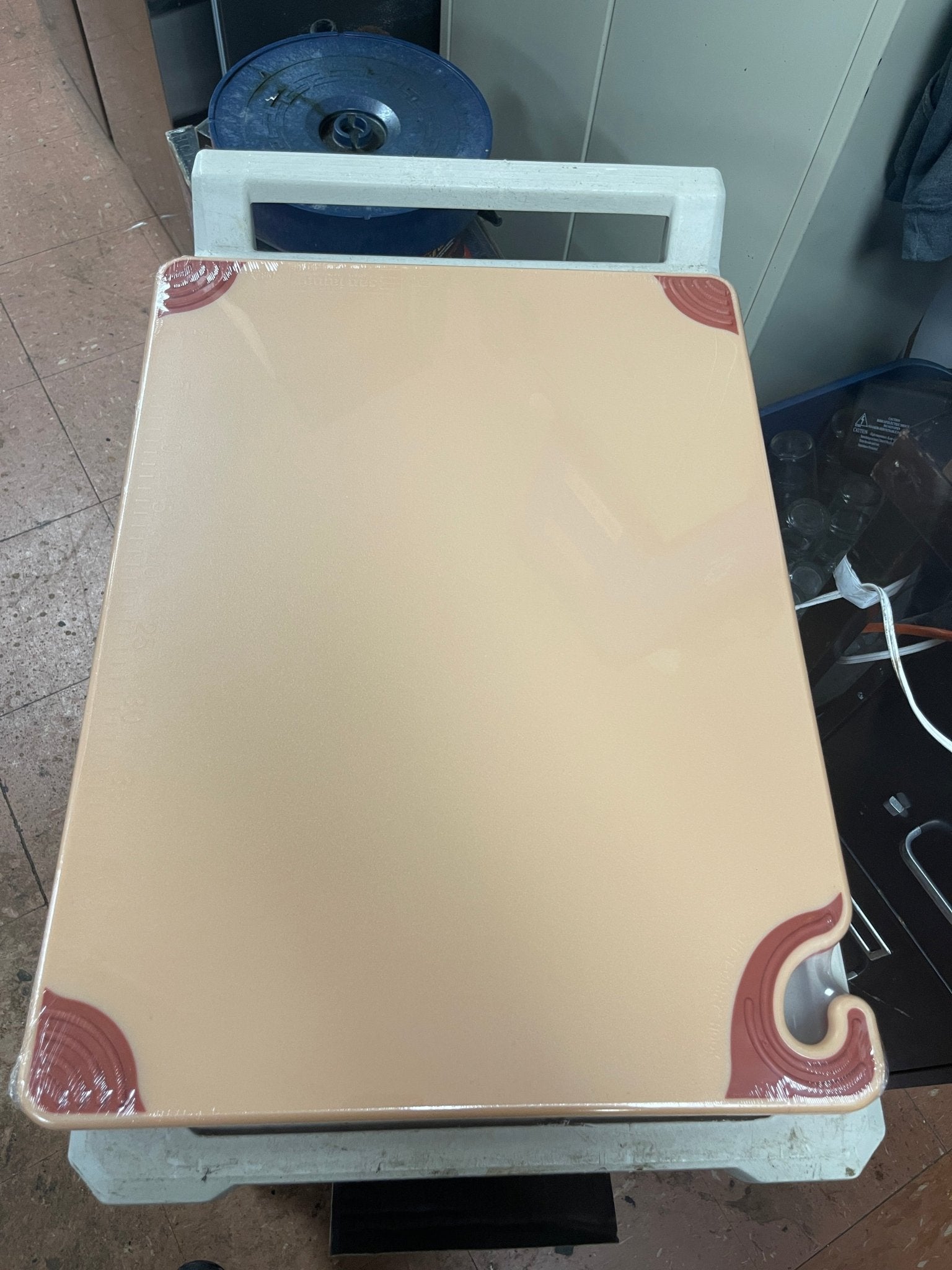 New 18" x 24" San Jamar CBG1824 Cutting Board with Hook - WO1 - Falcon Restaurant Supply - 2