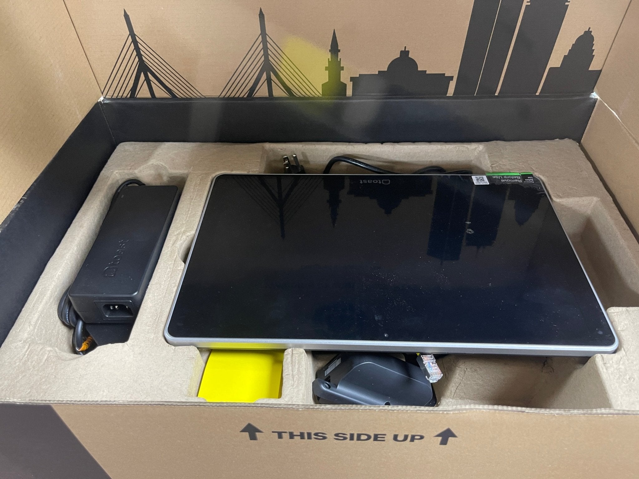 Used Toast TT203 POS Data Processing Machine with Card Reader - WO1 - Falcon Restaurant Supply - 1