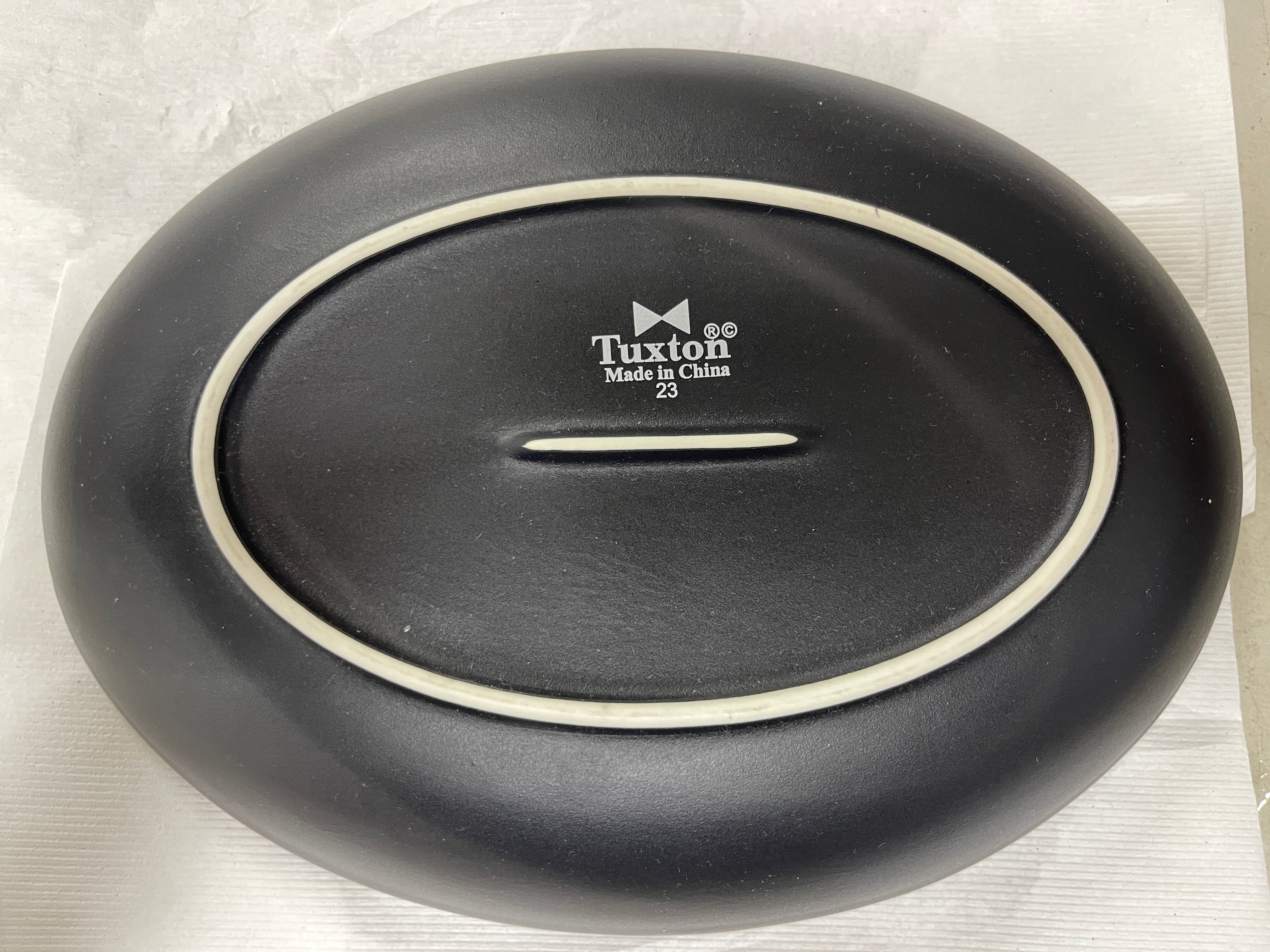 Used Tuxton TuxTrendz Zion Matte Black 35 oz. Embossed Oval China Bowl - WO1