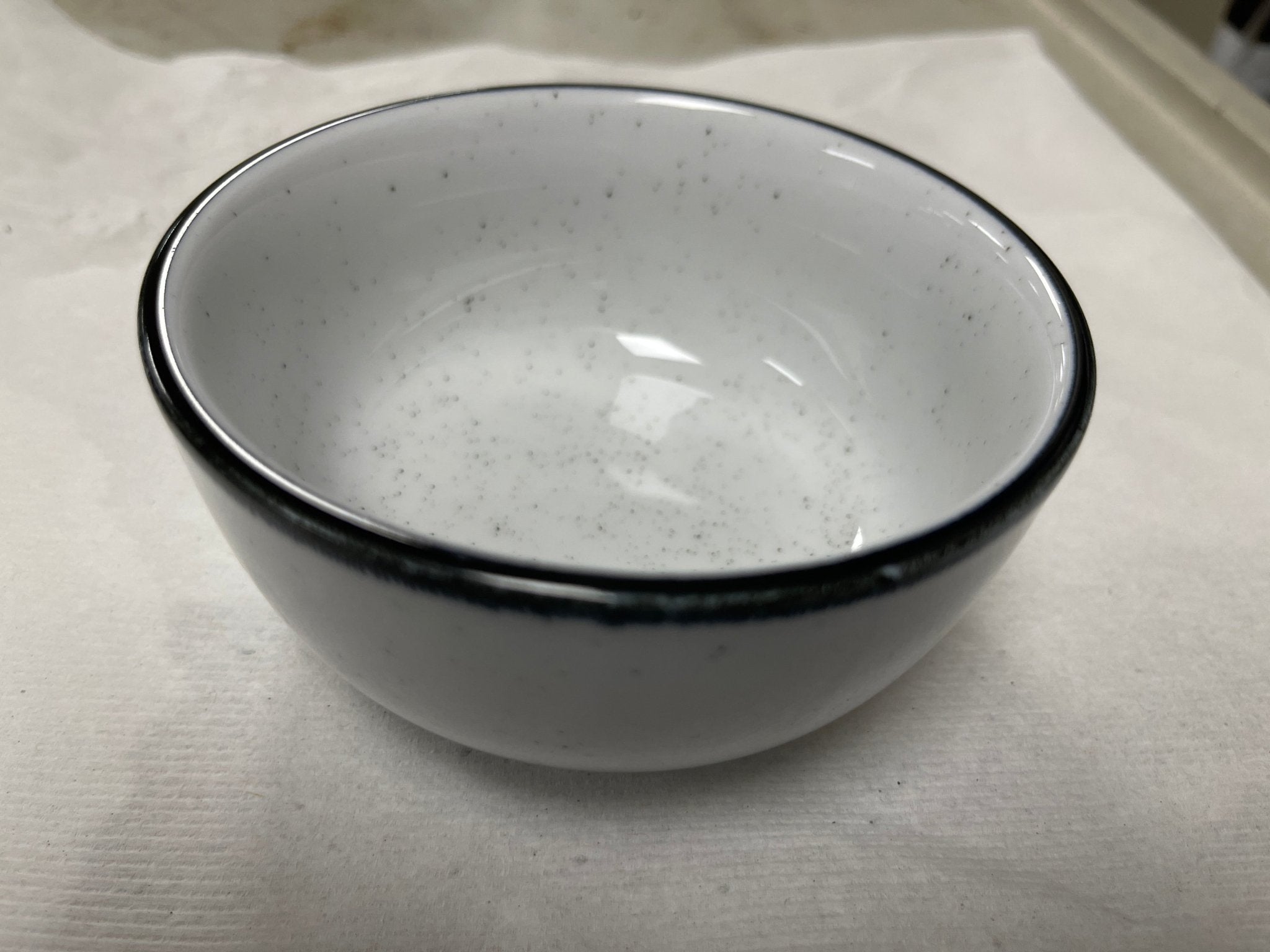 Used 4" Tuxton 24 Ceramic 8oz Bowl - WO1 - Falcon Restaurant Supply - 1