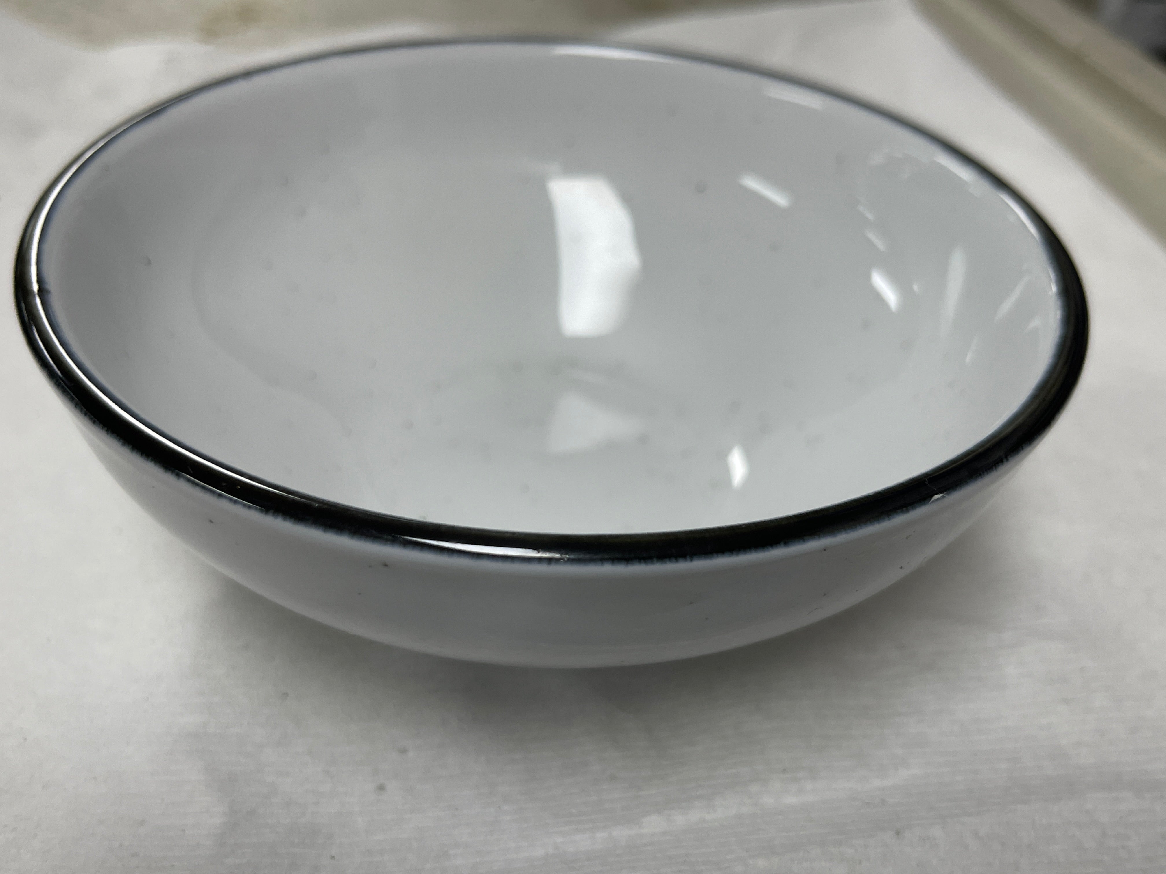 Used Tuxton 5-3/4" Round Ceramic 16oz Bowl - WO1