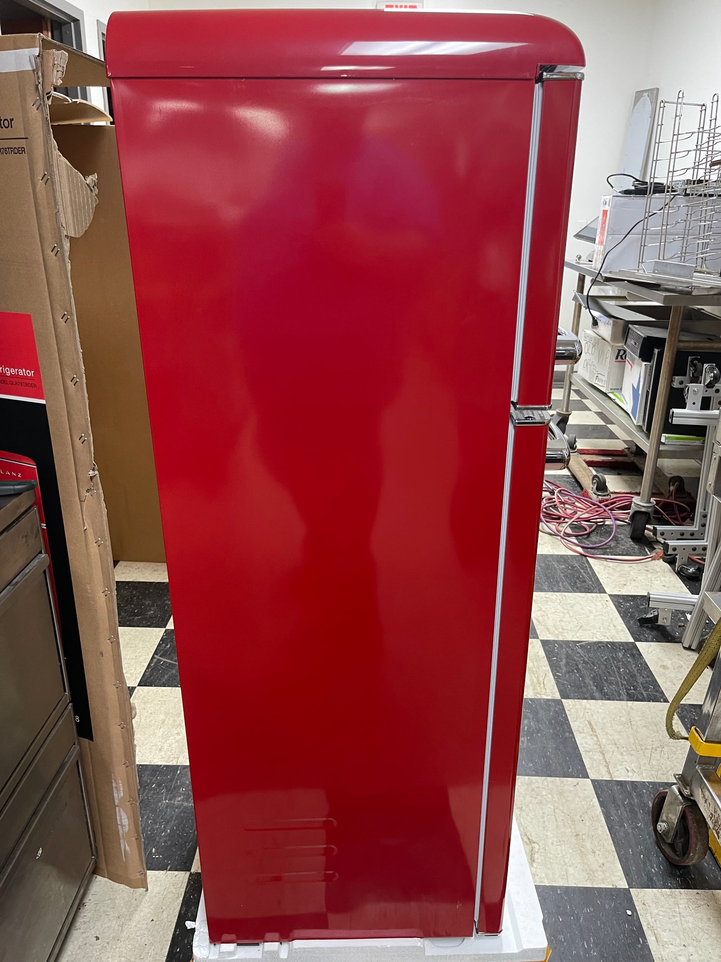 Galanz 7.5-cu Retro Top Freezer Refrigerator Frost Free in Red