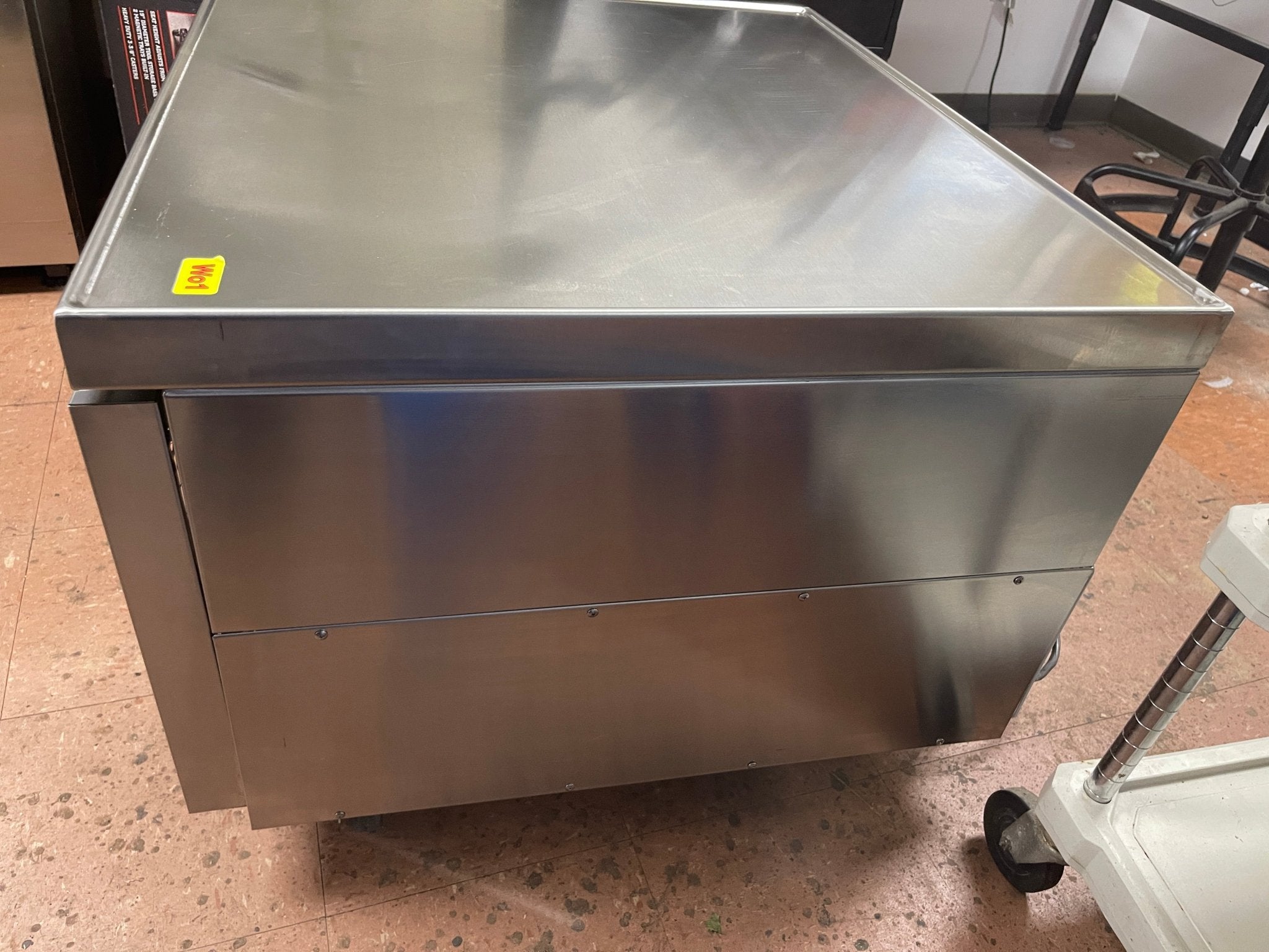 Used 36" Beverage - Air WTRCS36HC 2 Drawer Refrigerated Chef Base 115V - WO1 - Falcon Restaurant Supply - 4