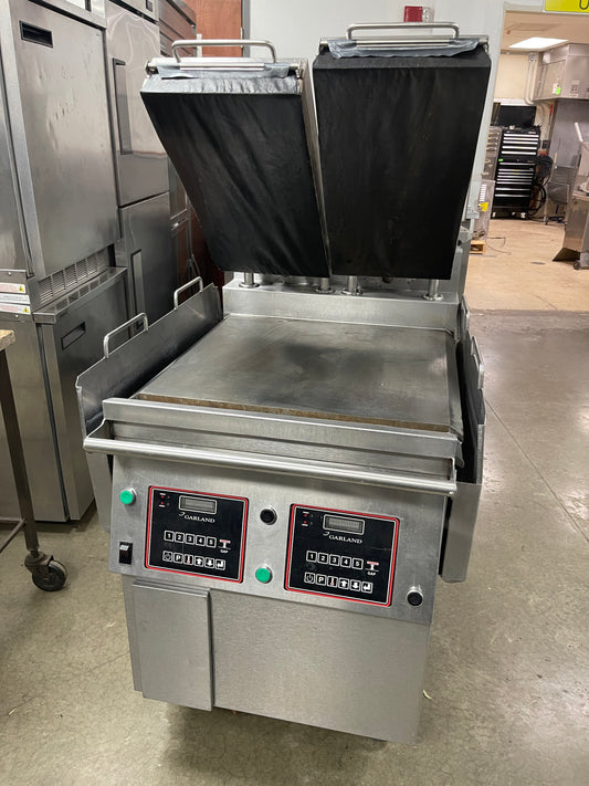 Used Garland XG24 Natural Gas Two Platen Clamshell Griddle 208V