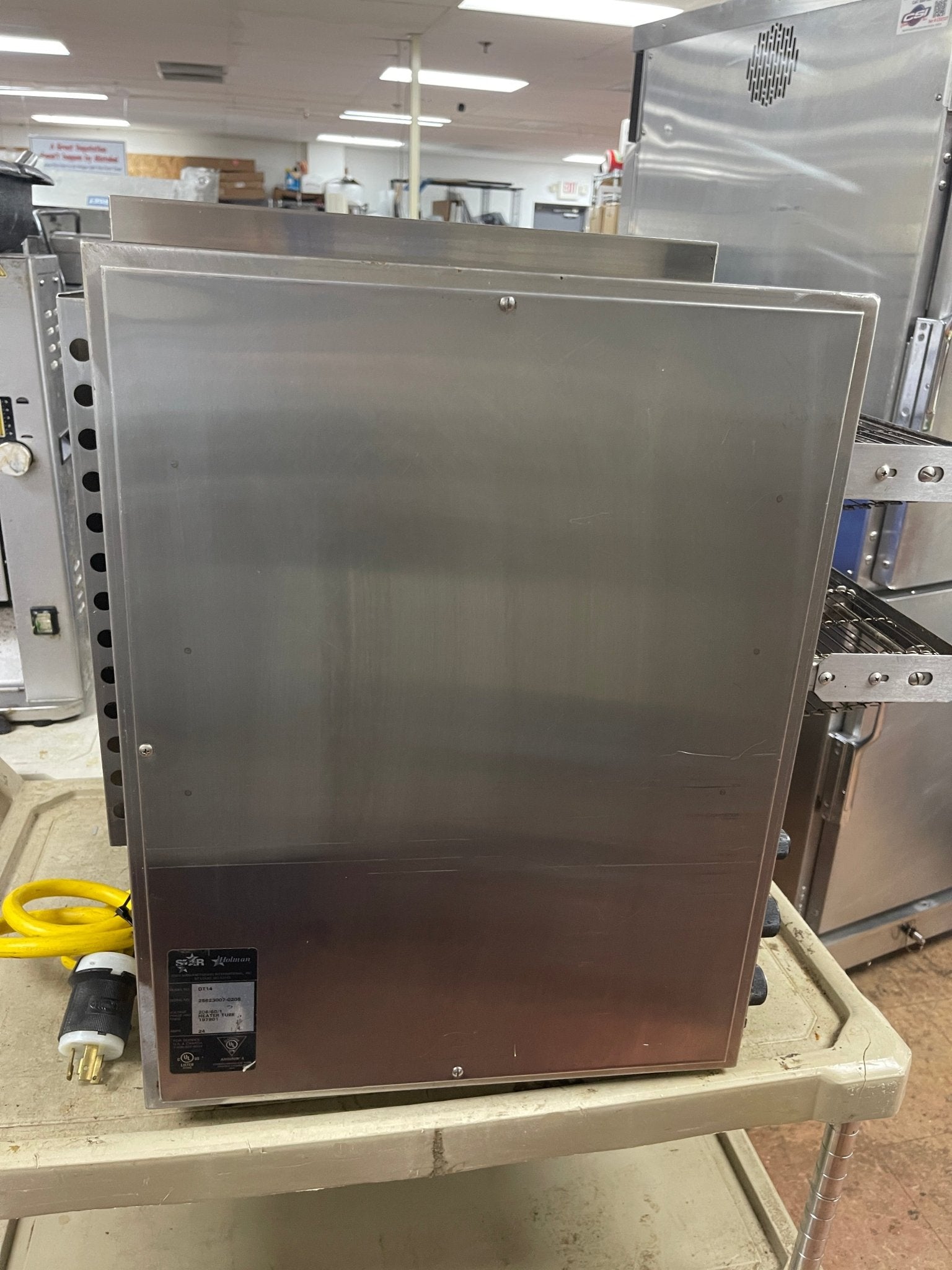 Used 14" Star DT14 Analog Control Conveyor Toaster 2000 Slices/hr 208V - Falcon Restaurant Supply - 4
