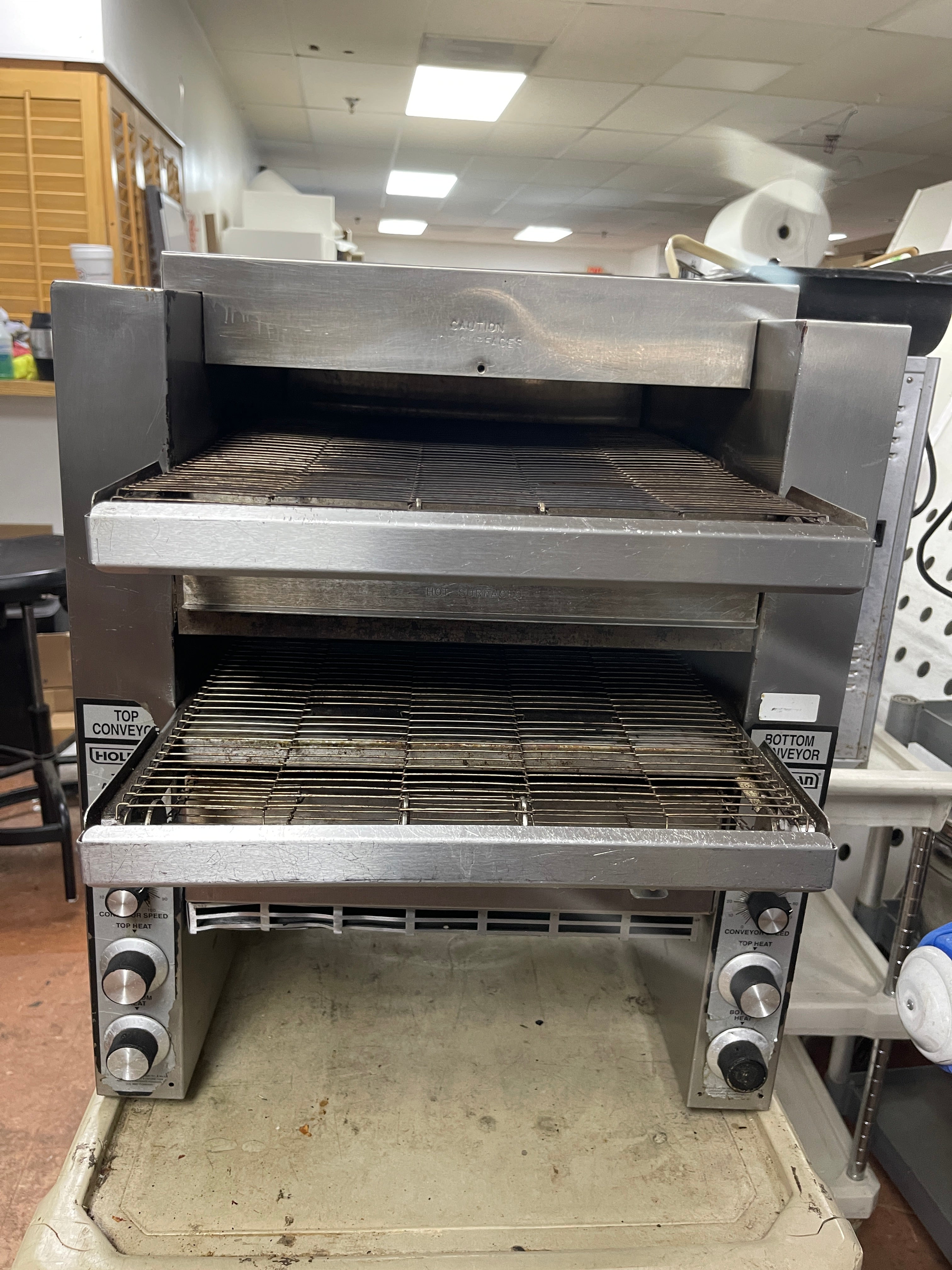 Used 14" Star DT14 Analog Control Conveyor Toaster 2000 Slices/hr 208V