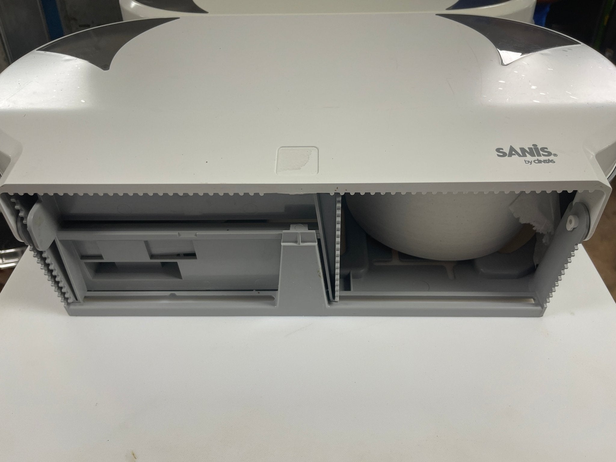 Used Sanis Traditional Double Roll Toilet Paper Dispenser Without Key - Coz - Falcon Restaurant Supply - 3