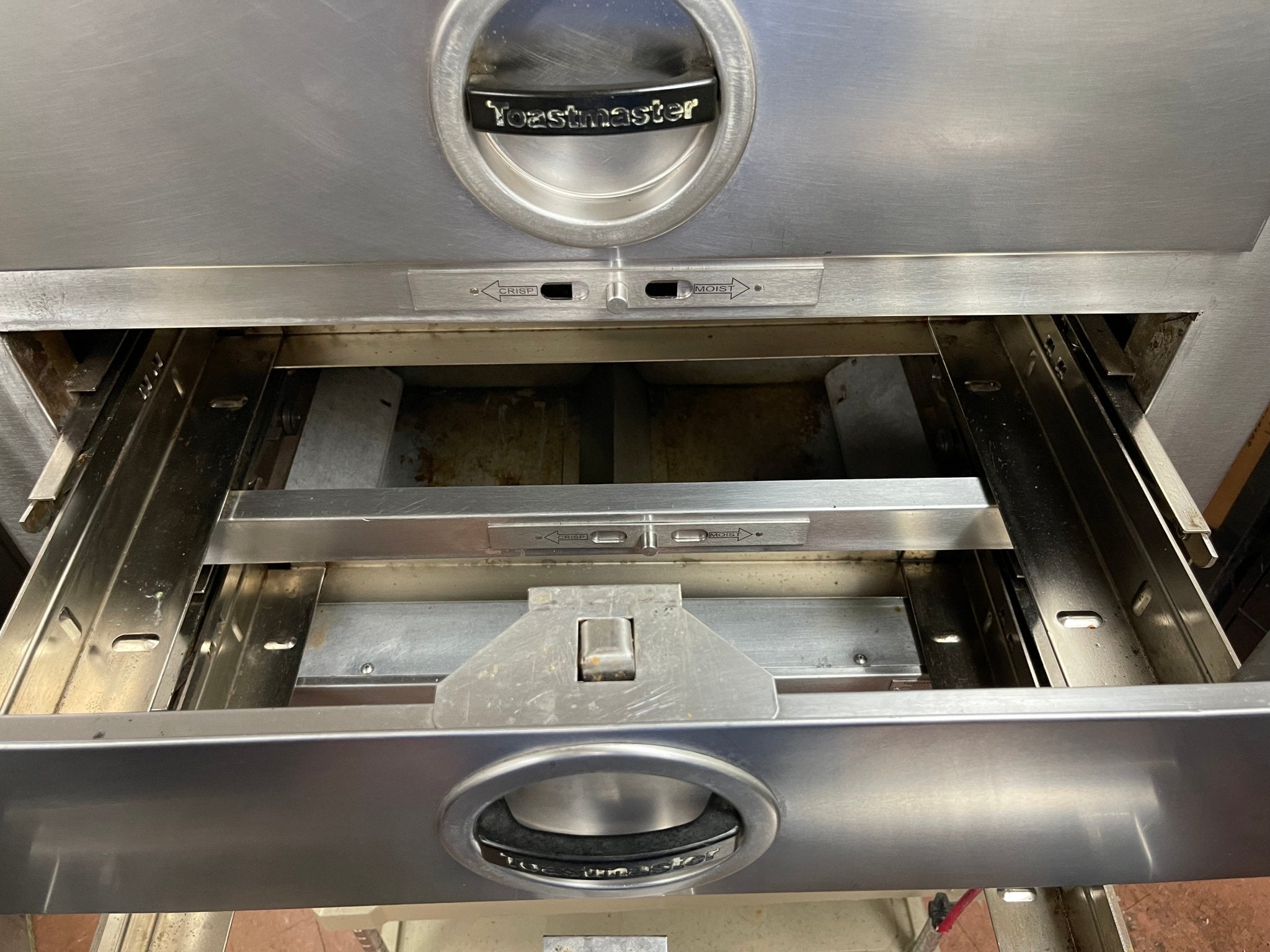 Used Toastmaster 3C80A 29 - Inch Built - In Commercial 3 - Drawer Chip Food Warmer 120V - Falcon Restaurant Supply - 8