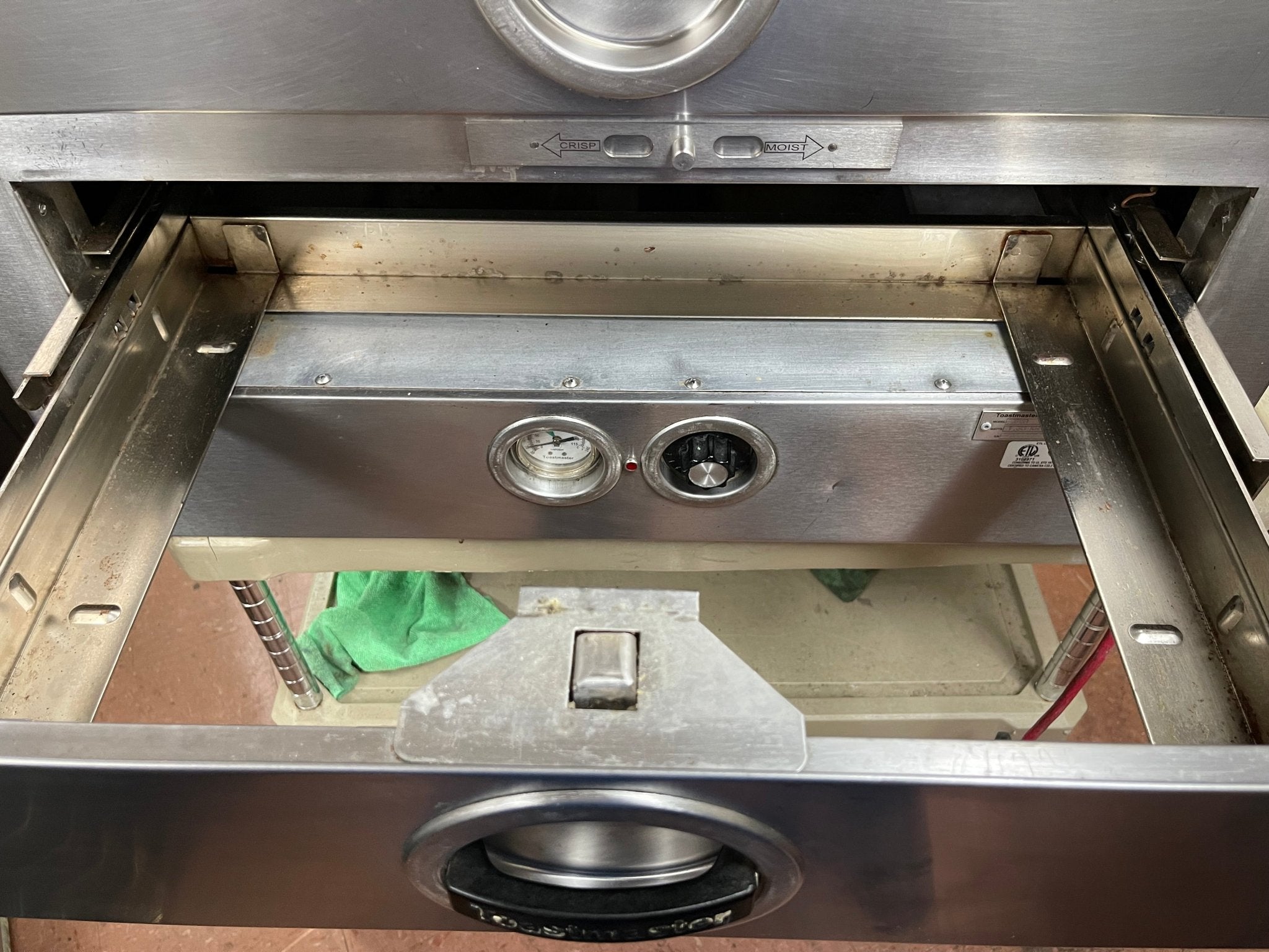 Used Toastmaster 3C80A 29 - Inch Built - In Commercial 3 - Drawer Chip Food Warmer 120V - Falcon Restaurant Supply - 9