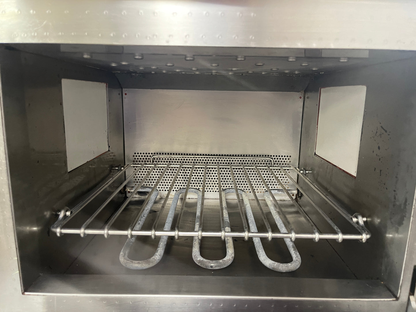 Used 2014 Amana Menumaster MXP22QT Accelerated Oven 220V - 1882Hrs