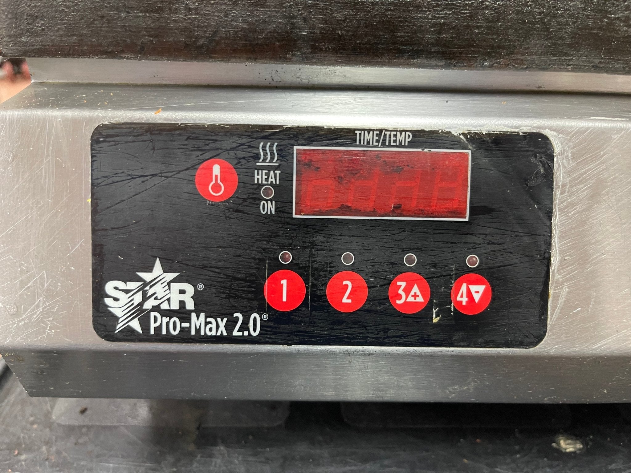 Used Star FGT141 E Pro - Max 2.0® Sandwich Grill Grooved Panini Press 220V - Falcon Restaurant Supply - 2