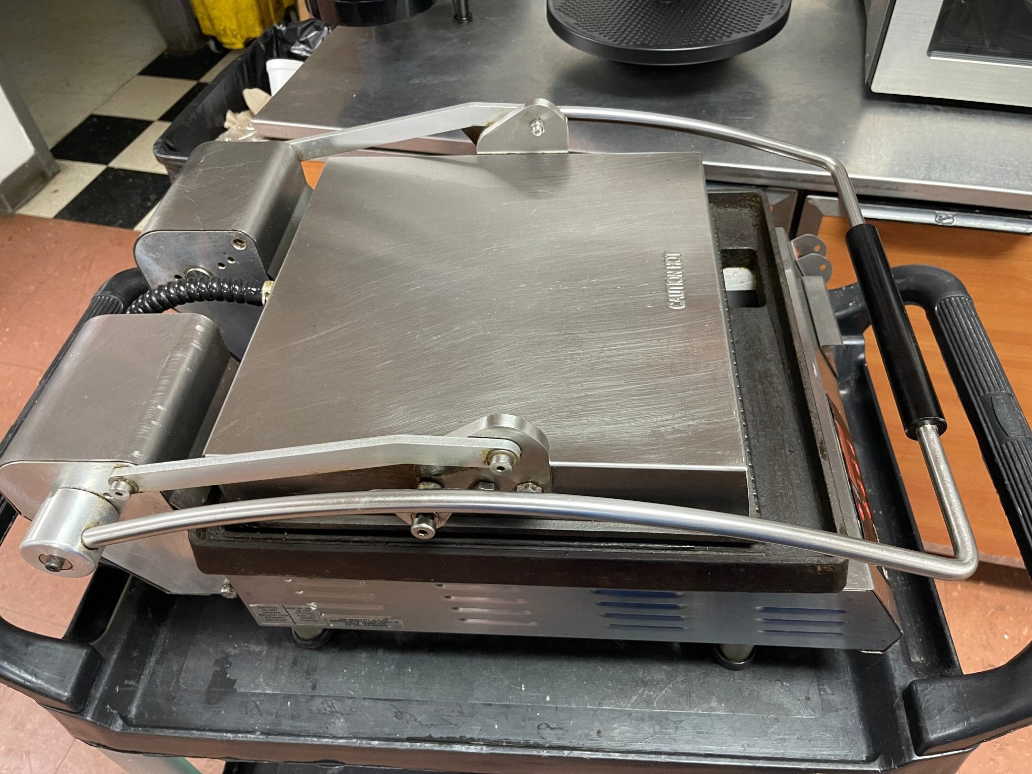 Used Star FGT141 E Pro - Max 2.0® Sandwich Grill Grooved Panini Press 220V - Falcon Restaurant Supply - 5