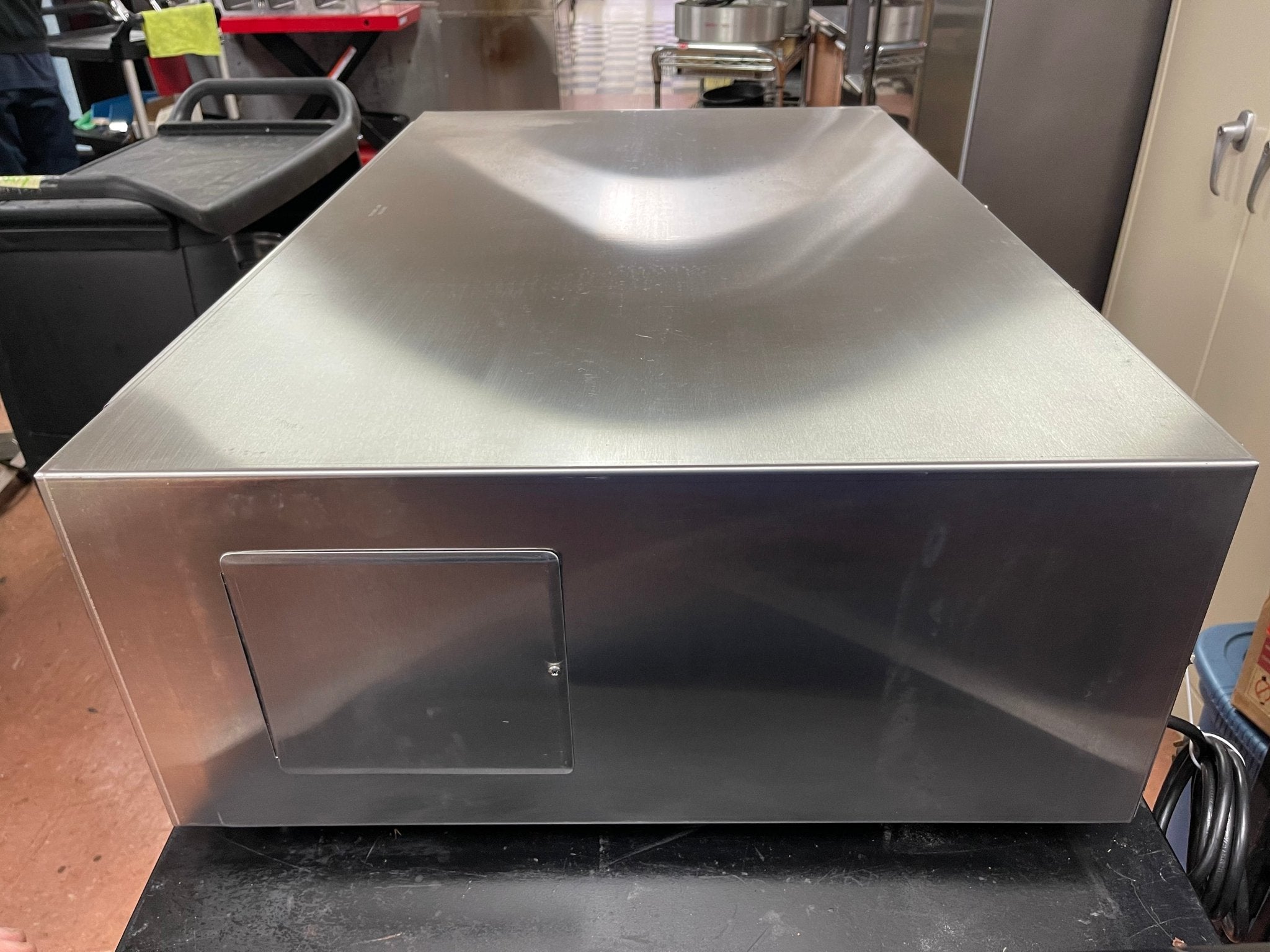 Used APW Wyott BW - 50 Hot Dog Bun Warmer Steamer 120V - Falcon Restaurant Supply - 4