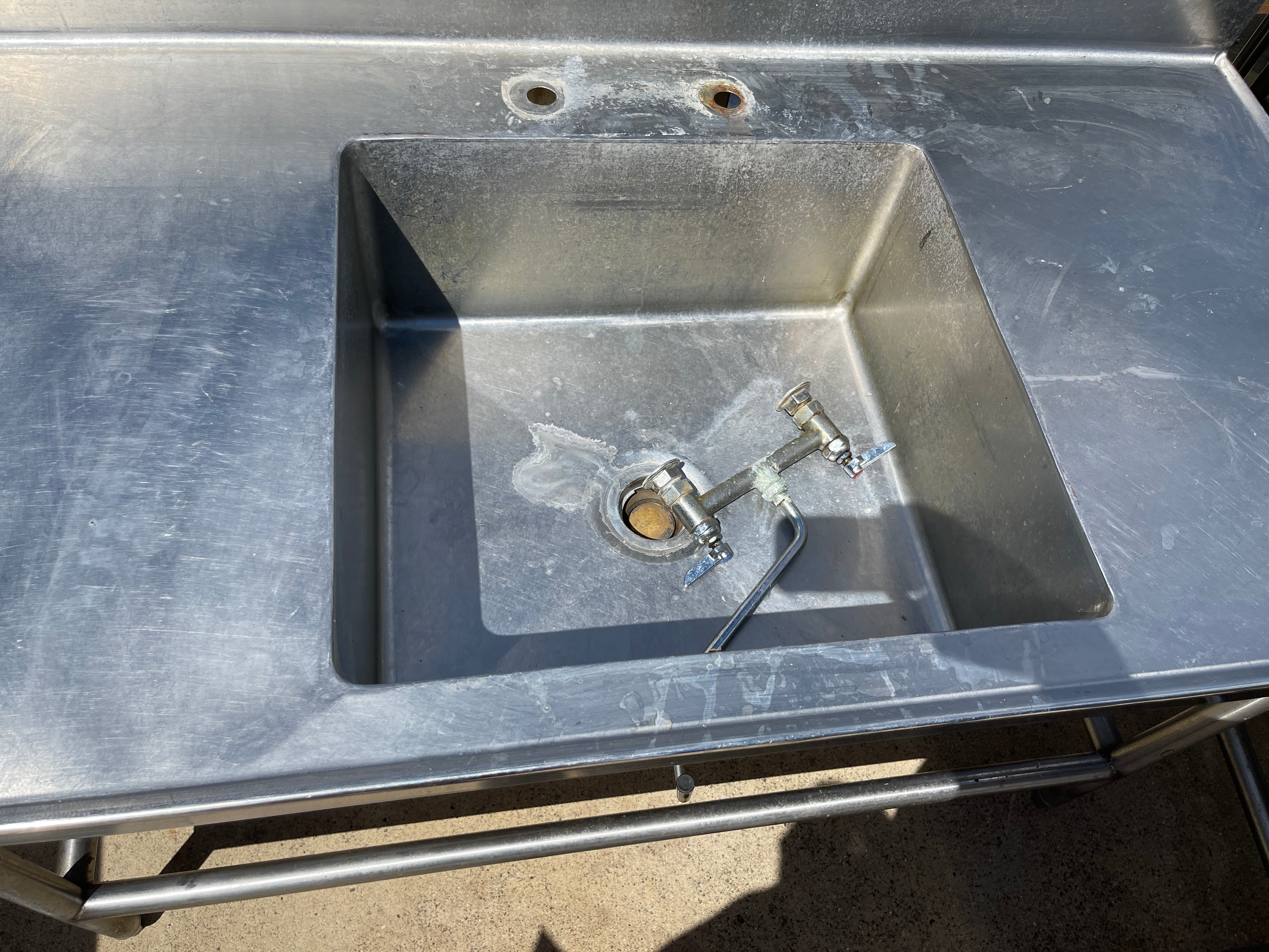 Used 60" x 32" Stainless Single Compartment Sink with Twist Drain JD - SS328