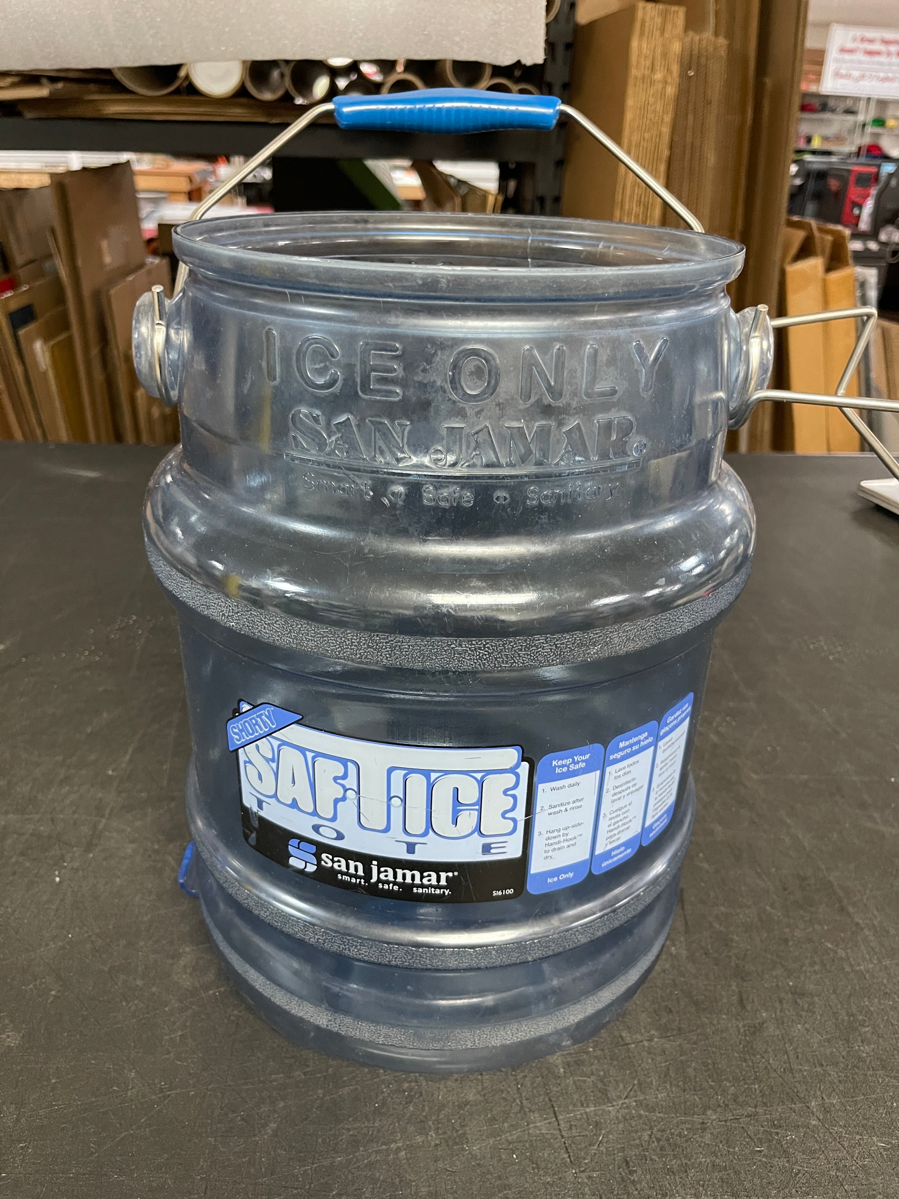 Used San Jamar SI6100 Shorty Saf-T-Ice 5 Gallon Polycarbonate Ice Tote - JD