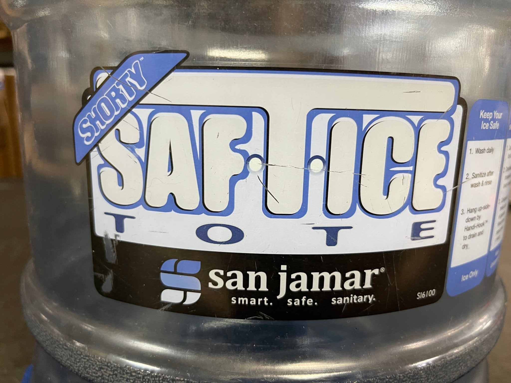 Used San Jamar SI6100 Shorty Saf - T - Ice 5 Gallon Polycarbonate Ice Tote - JD - Falcon Restaurant Supply - 4
