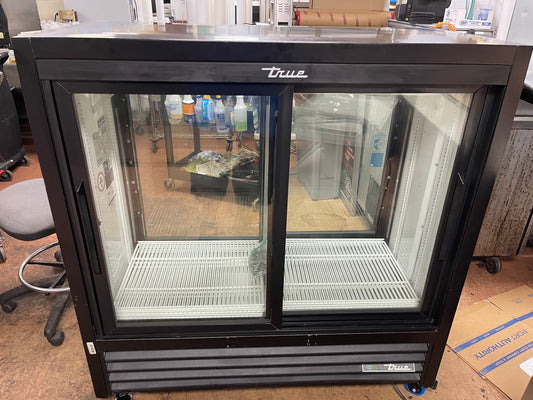2022 48"True GDM-41CPT-48-HC-LD Refrigerated Sliding Door Pass-Through Merchandiser 115V