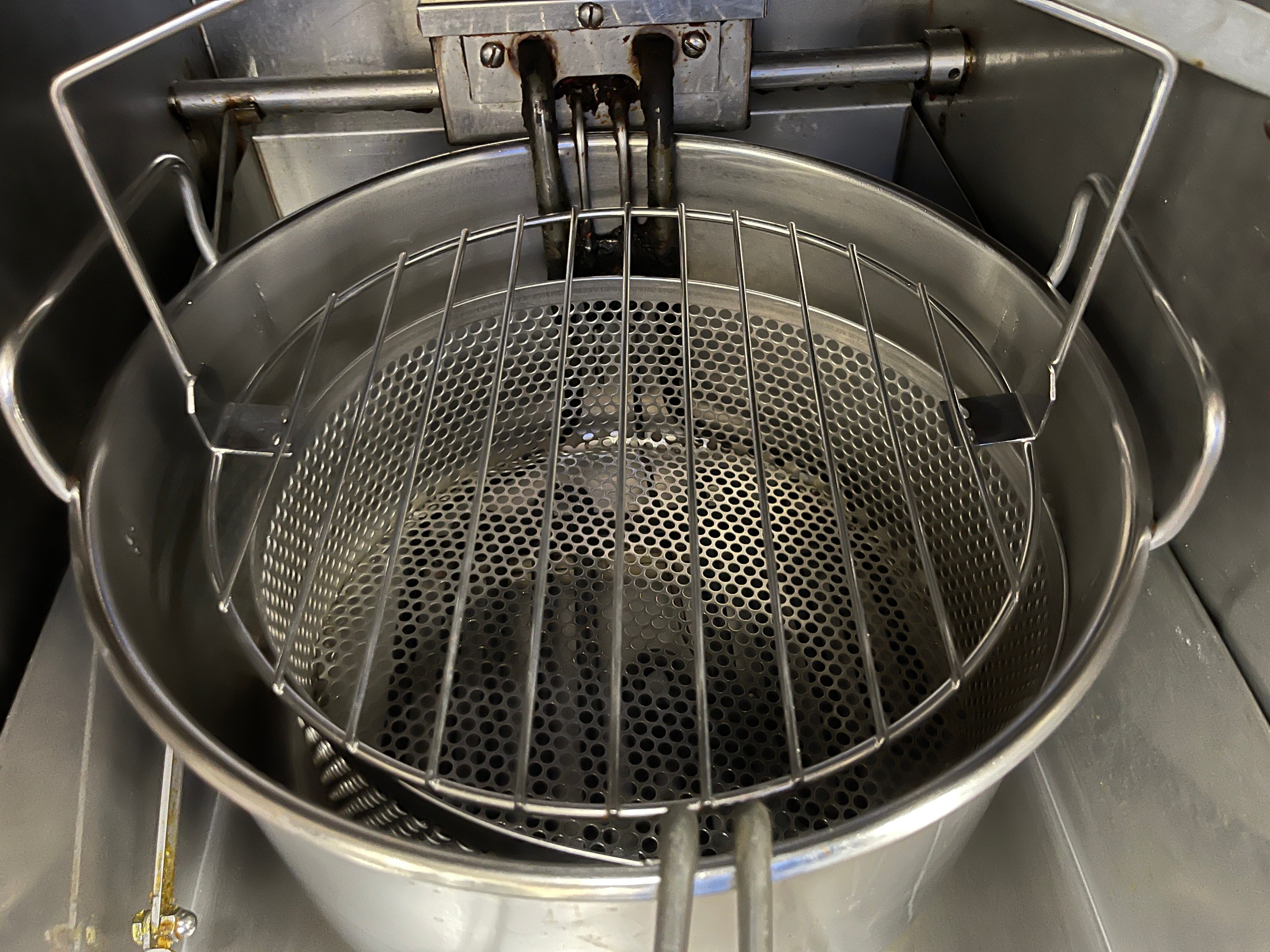 Used Broaster VF-3i SmartTouch 21lb Ventless Fryer with ANSUL System 120/208V 1PH