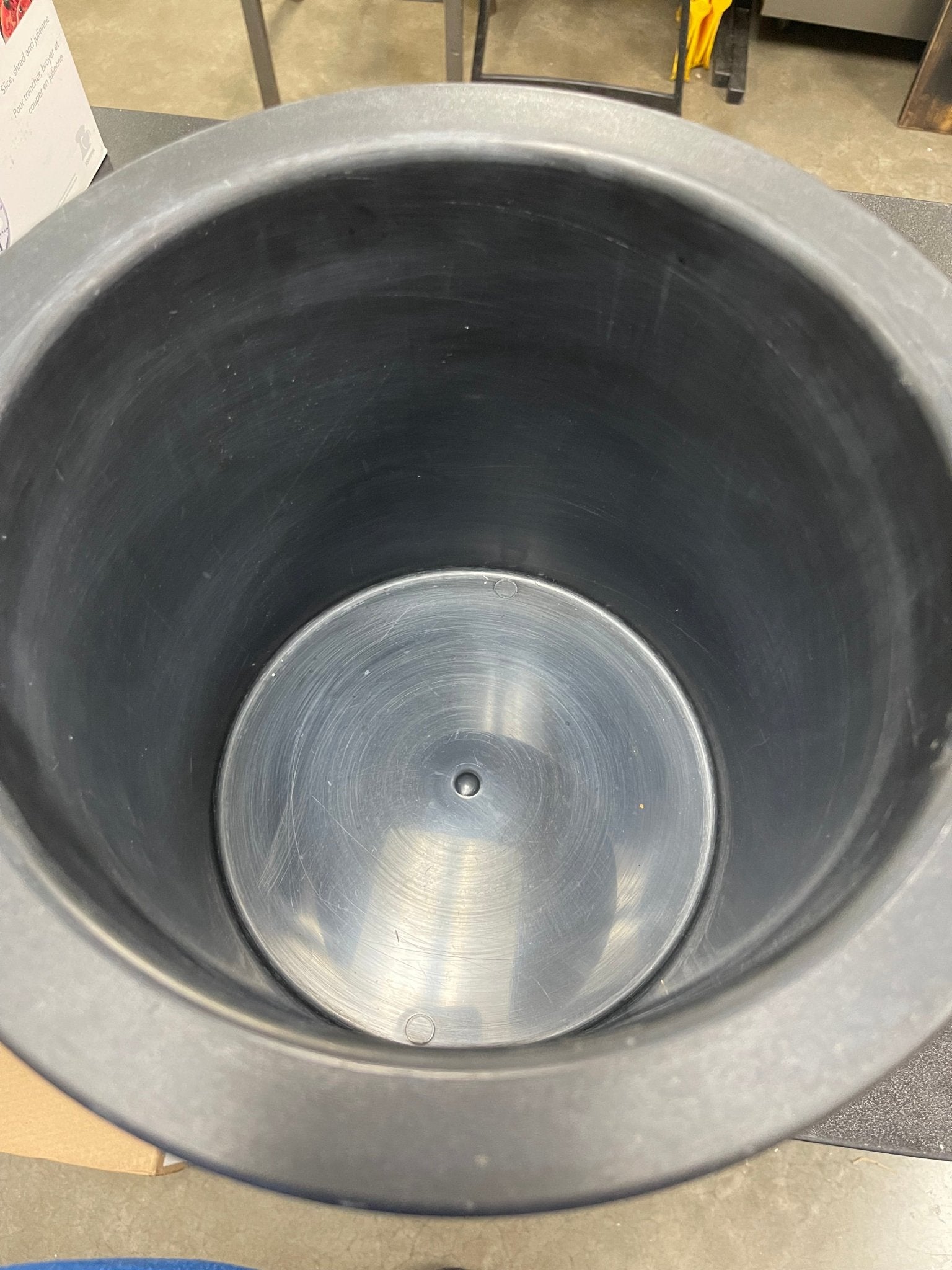 Used Carlisle Coldmaster Ice Cream Server & Lid 3 Gallon - Black - Falcon Restaurant Supply - 2