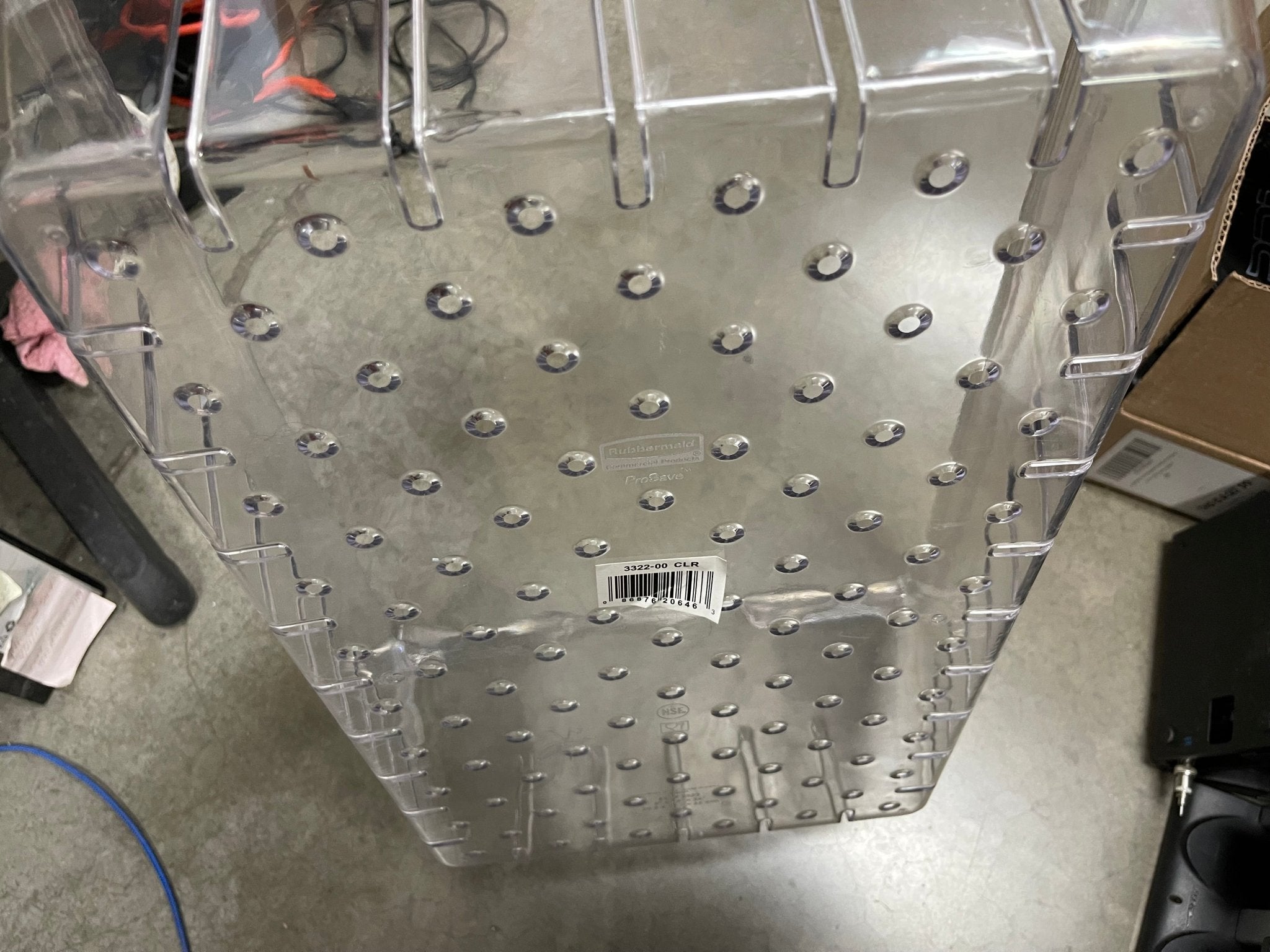 New Rubbermaid 3322 Colander for Food Boxes - Clear 26" x 18" x 8" - Falcon Restaurant Supply - 2