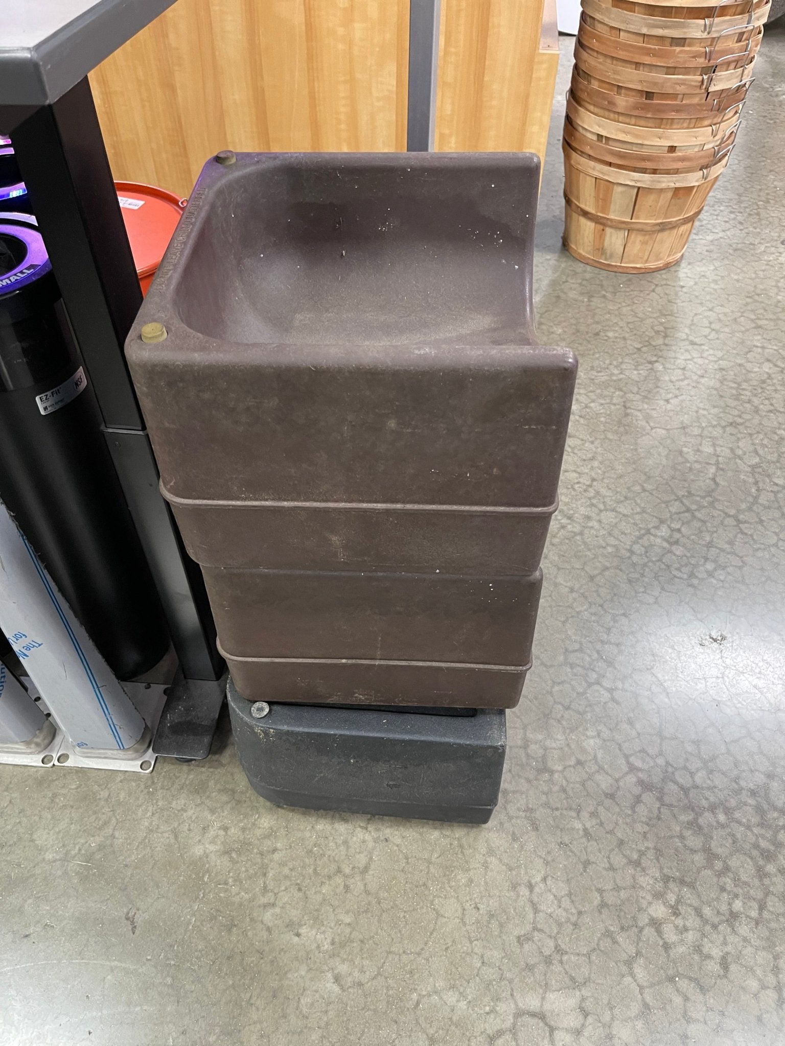 Used Kids Plastic Booster Seat - Falcon Restaurant Supply - 2