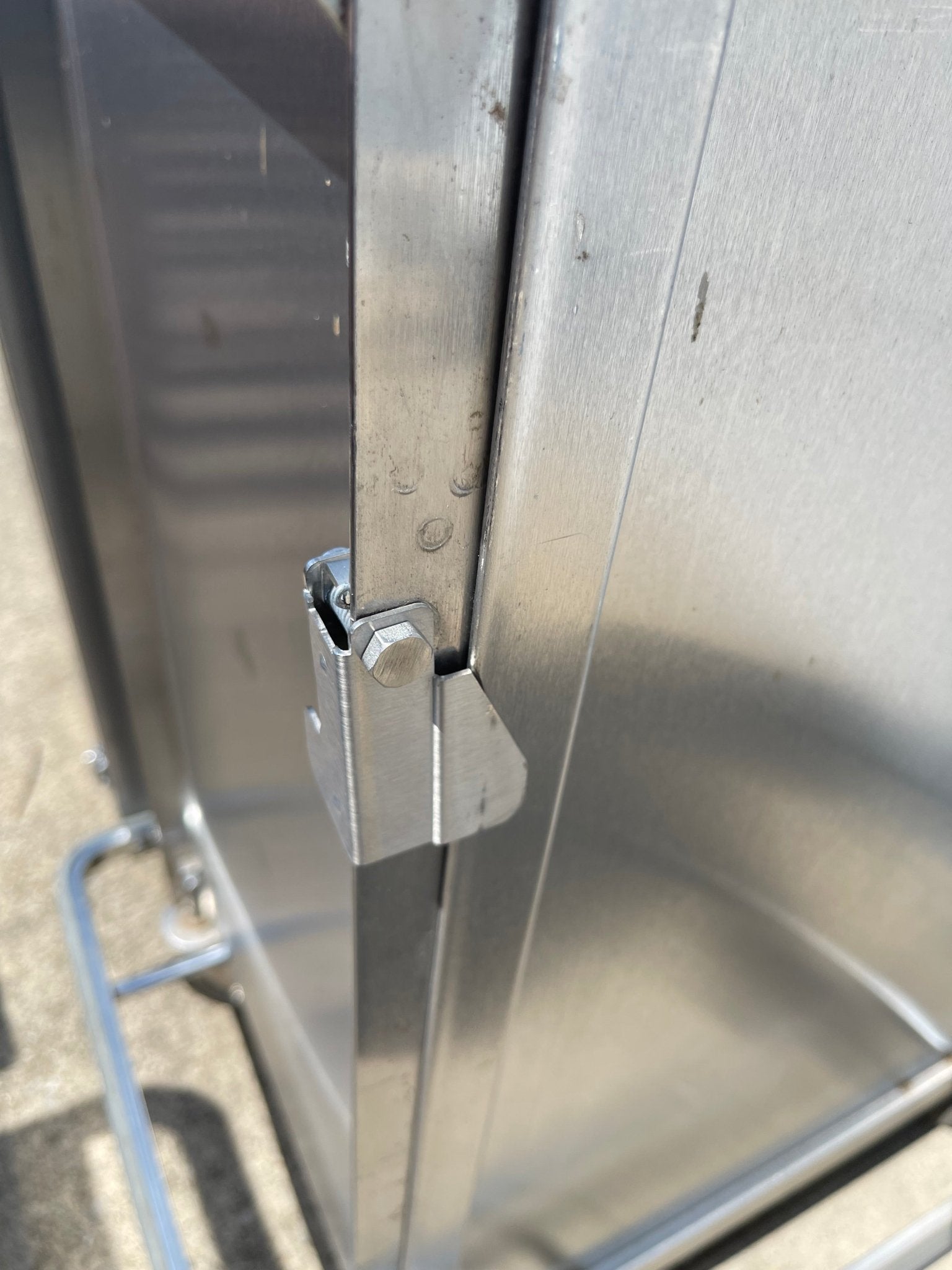 Used LAKESIDE Food Tray Cart: 6 Trays, Non - Pass - Through, 1 Doors, Stainless Steel - SS48 - Falcon Restaurant Supply - 3