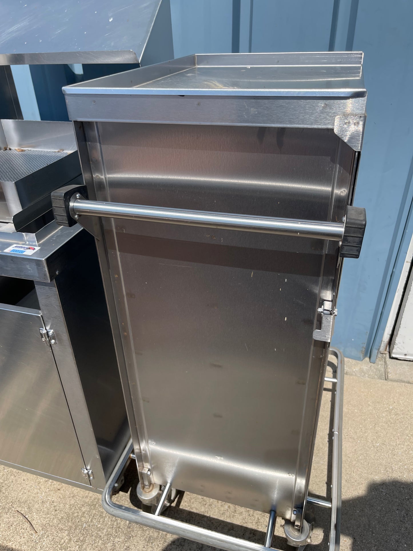 LAKESIDE Food Tray Cart: 6 Trays, Non-Pass-Through, 1 Doors, Stainless Steel - SS48