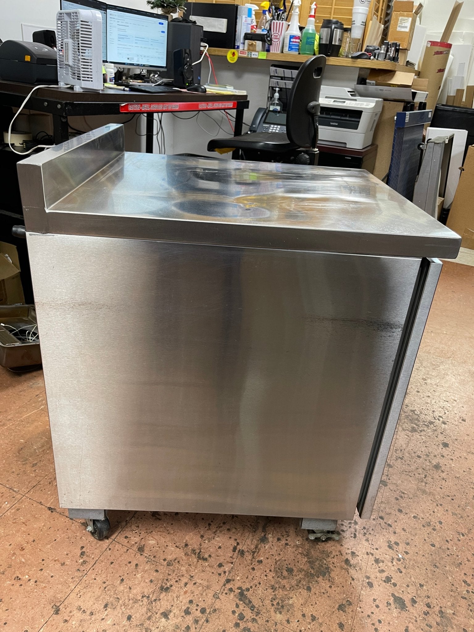 Used 27" Randell 9402 - 290 Work Top Refrigerator 5.7 cu ft 115V - JD - Falcon Restaurant Supply - 6