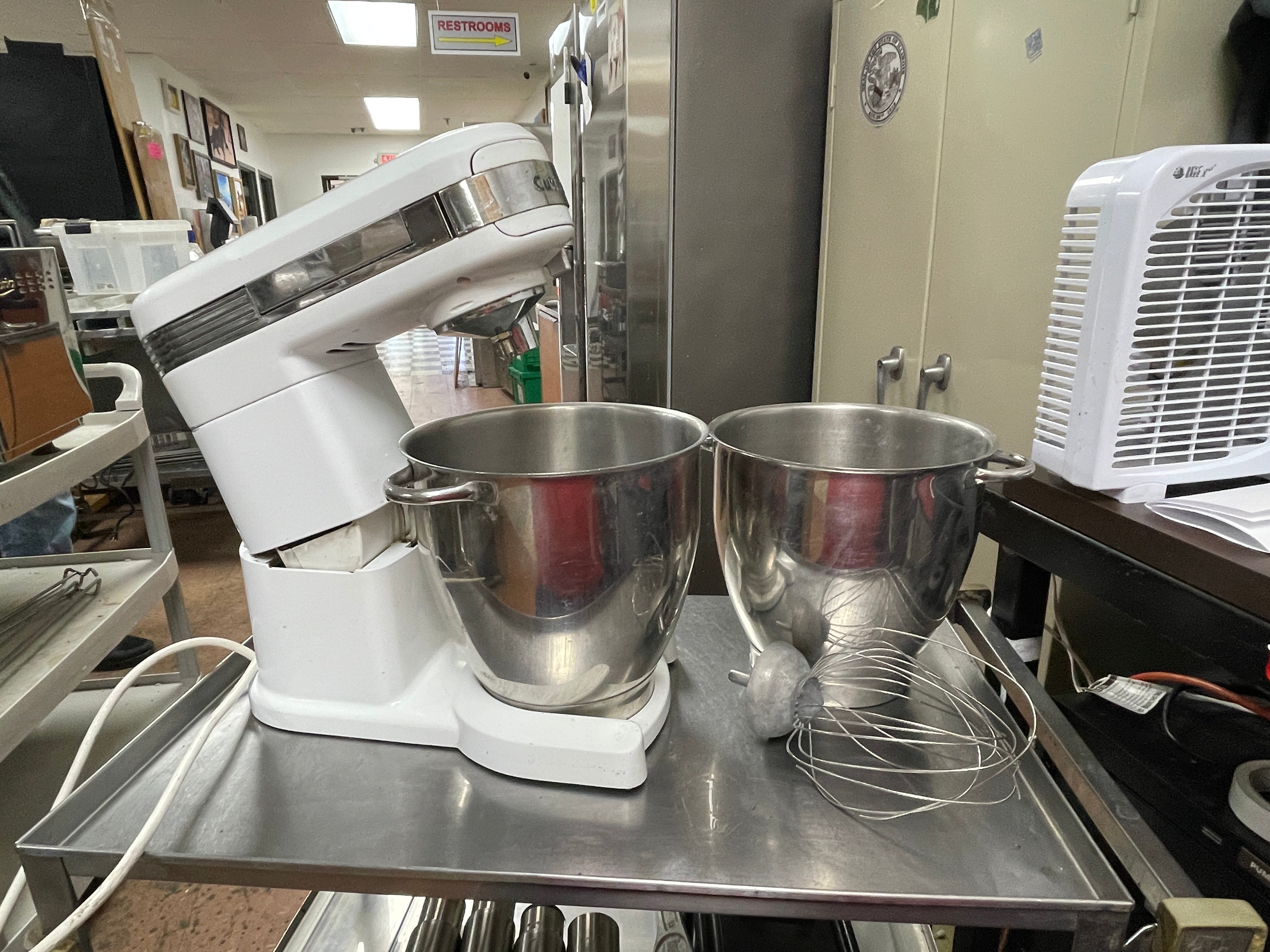 Cuisinart SM-55 5.5 Quart Electric Stand Mixer, White Chrome 120V - JD