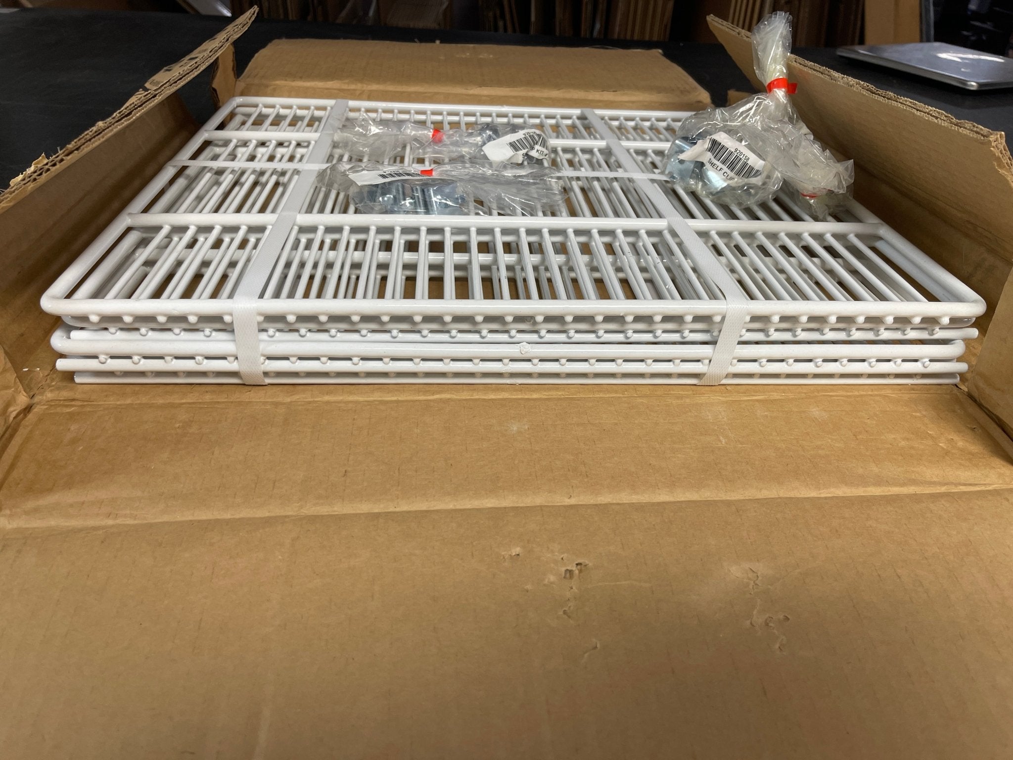 New 4 True GDM - 07 White Coated Wire Shelves with Clips - 19 11/16" x 17" - Falcon Restaurant Supply - 3