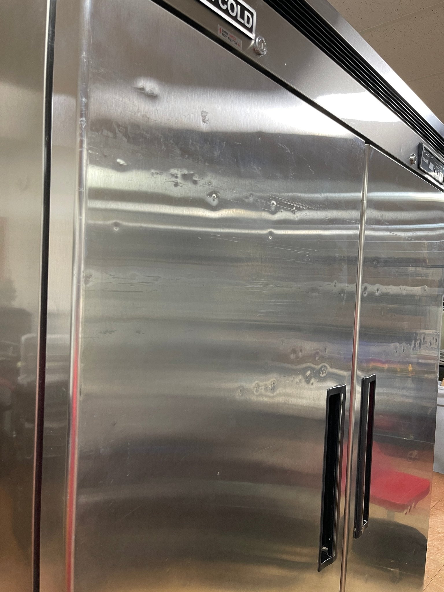Used 54" Maxx Cold MCR - 49FDHC Stainless Two Section Reach In Refrigerator 120V - Falcon Restaurant Supply - 3