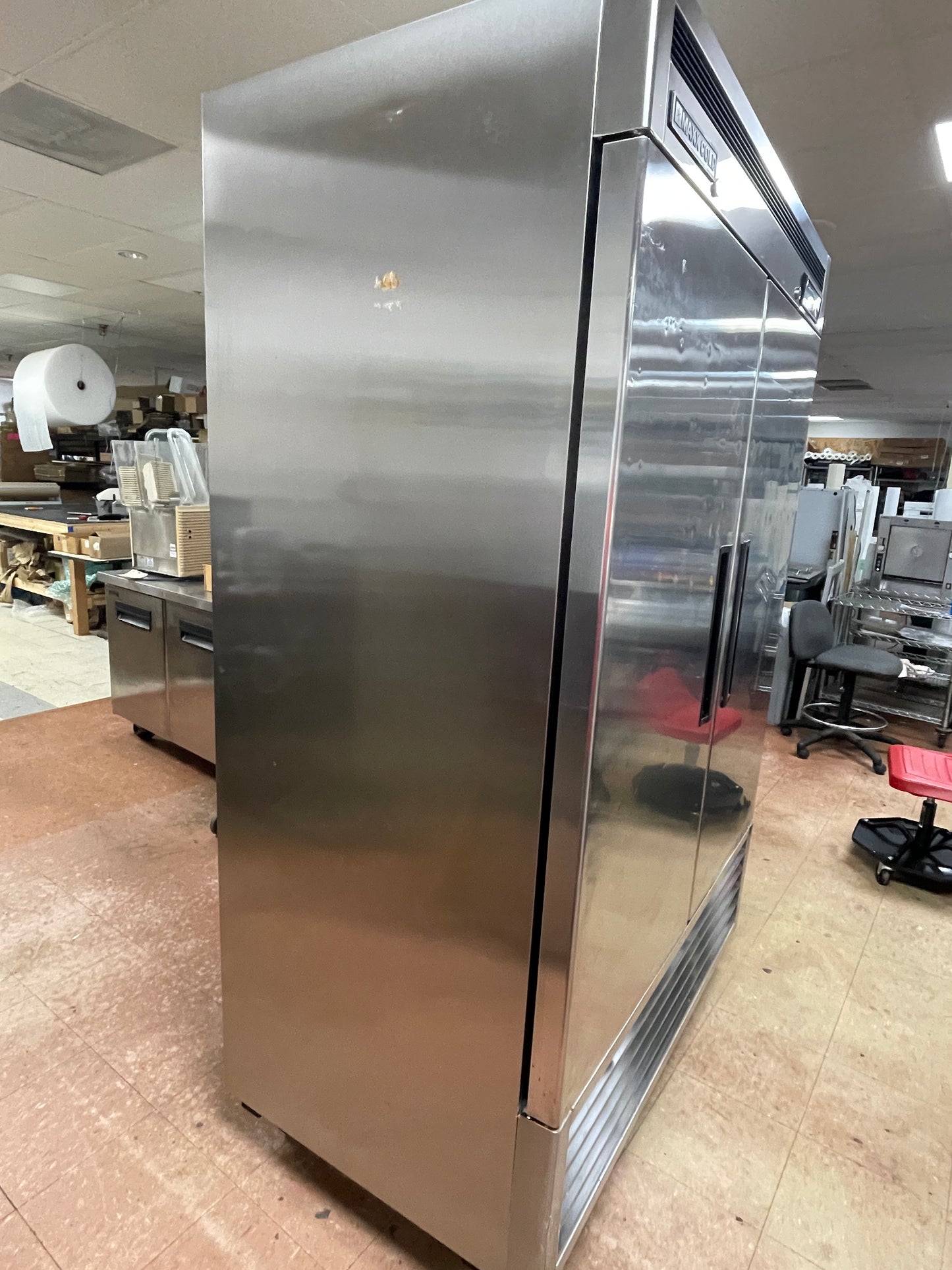 Used 54" Maxx Cold MCR-49FDHC Stainless Two Section Reach In Refrigerator 120V