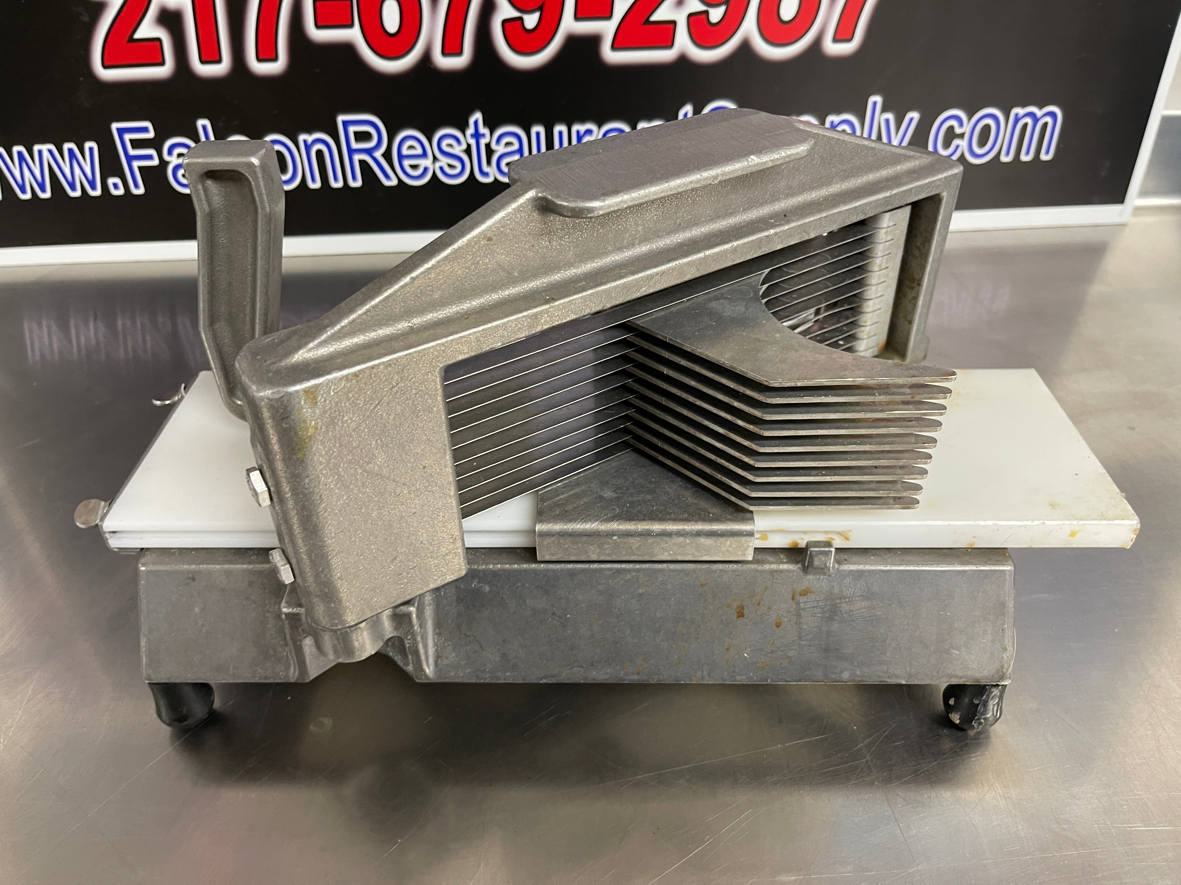 Used Nemco 55600-2 Commercial Easy Tomato Slicer 1/4" Slices New Blades