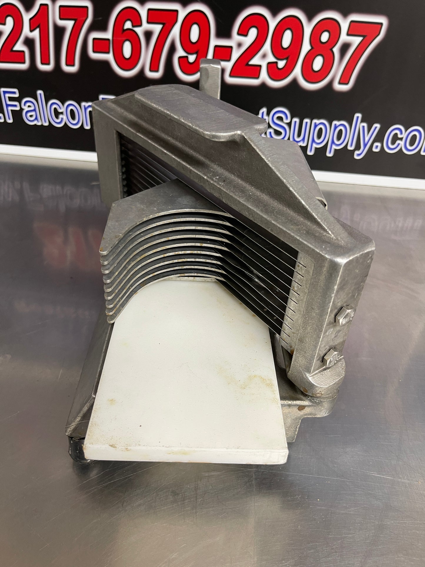 Used Nemco 55600-2 Commercial Easy Tomato Slicer 1/4" Slices