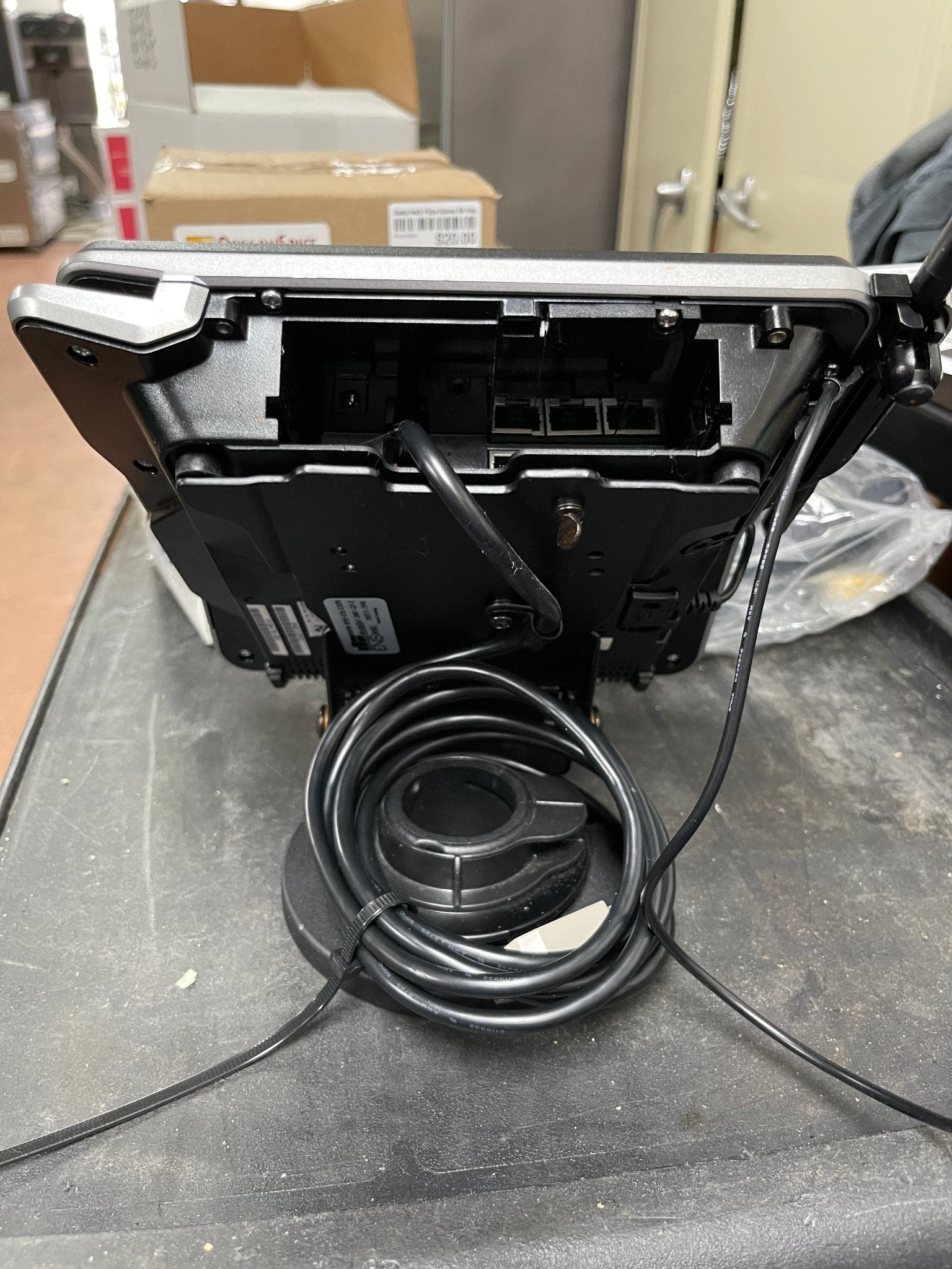 Used Verifone 367 - 2481 - GP - E Card Reader Terminal with Mount - Falcon Restaurant Supply - 2