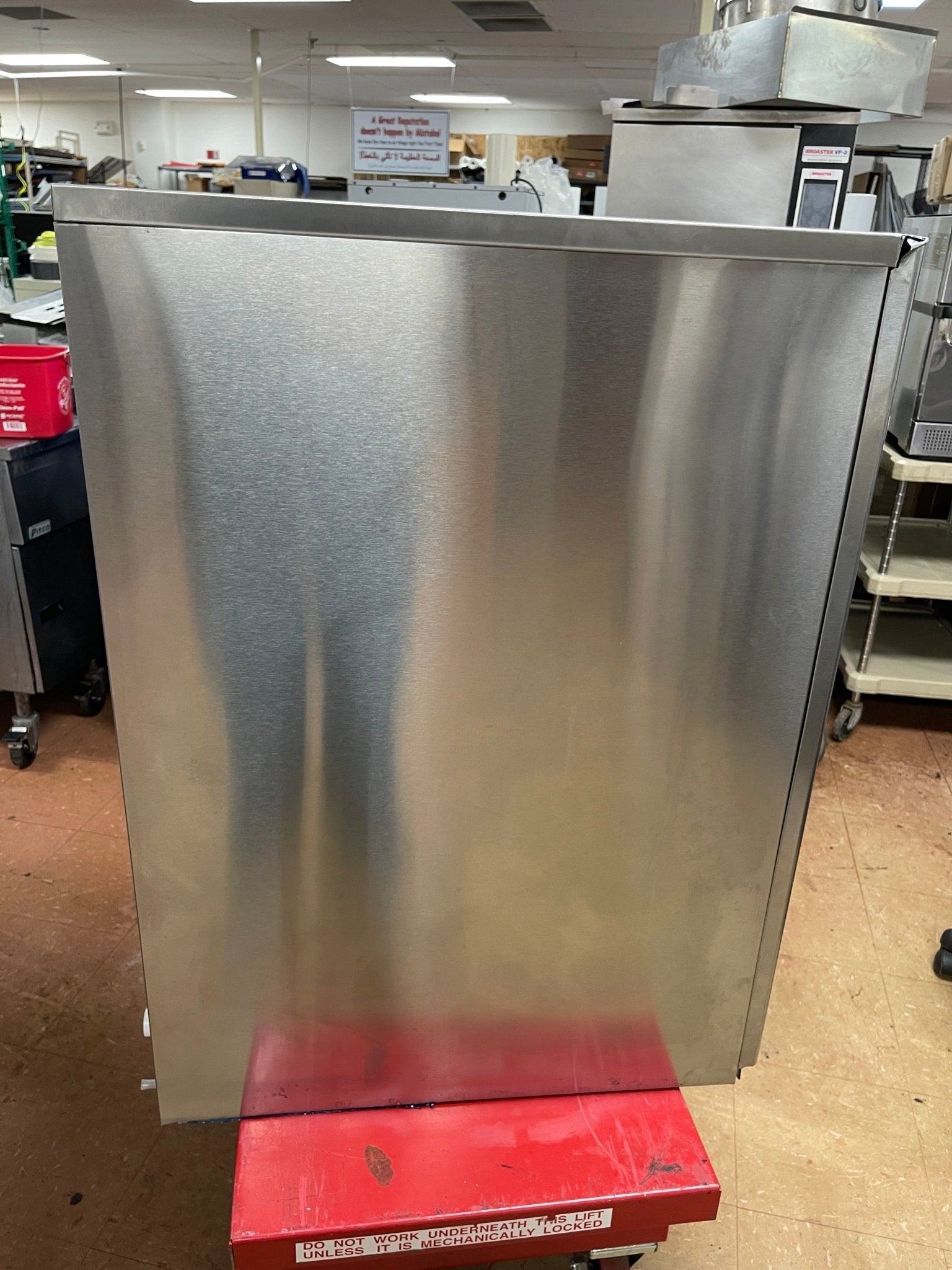 Used Hoshizaki KM-650MAH Crescent Cube Ice Machine 661lb/24hr Air