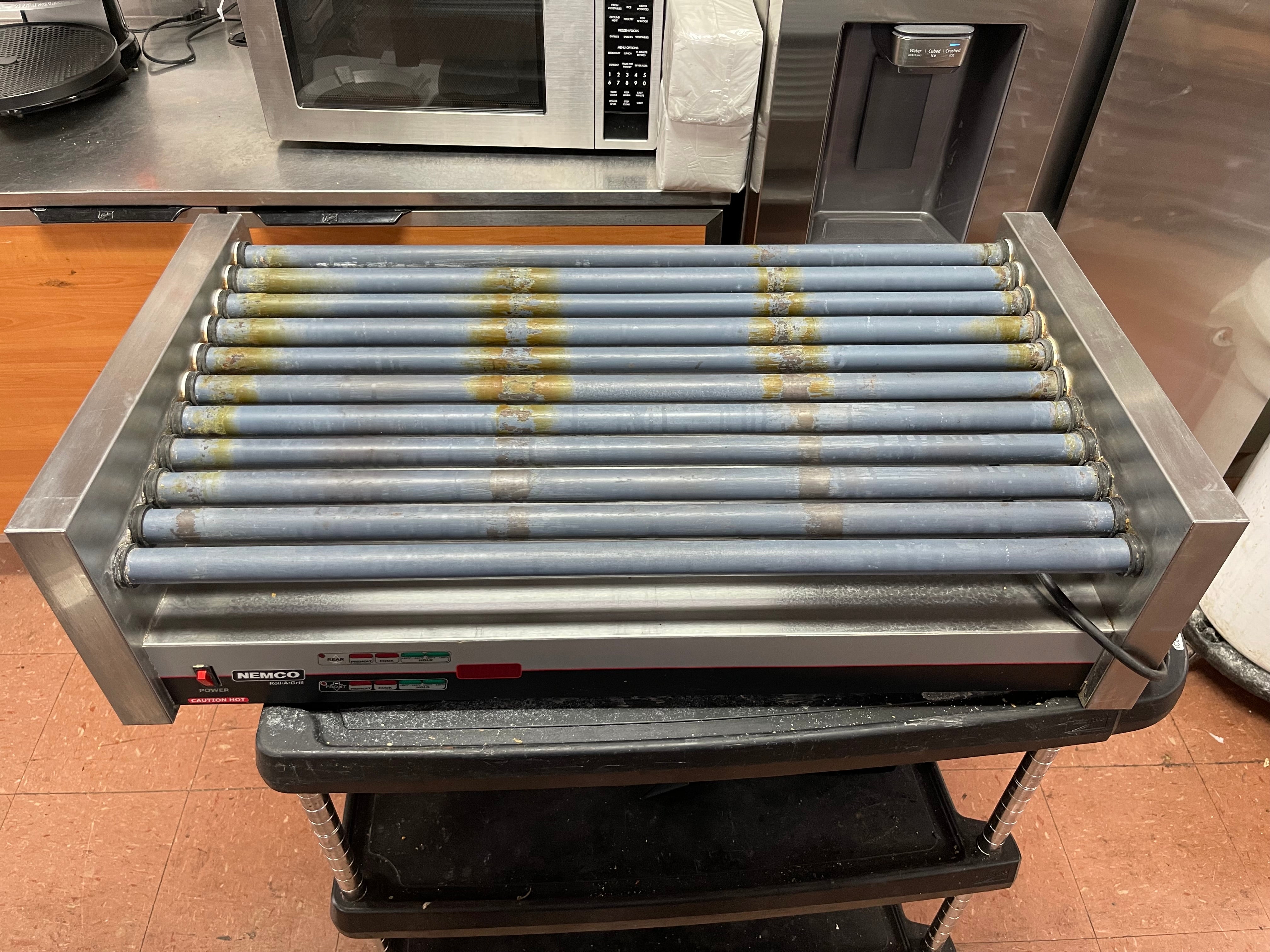 Used Nemco 8250SX-SLT Digital Hot Dog Roller Grill 50 Hot Dog Capacity 120V AS IS