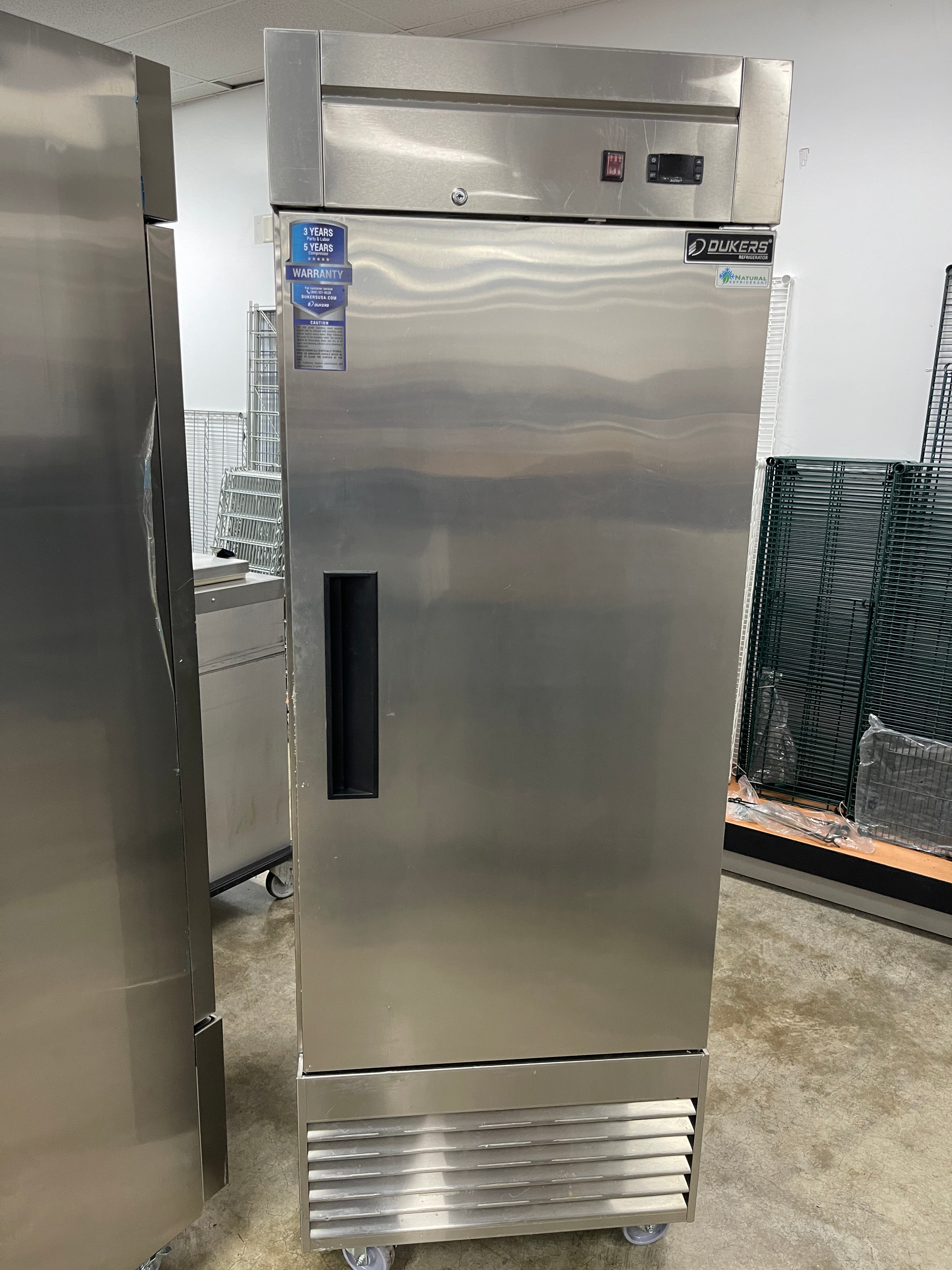 Used Dukers D28R Stainless Steel Single Solid Door Commercial Reach-in Refrigerator