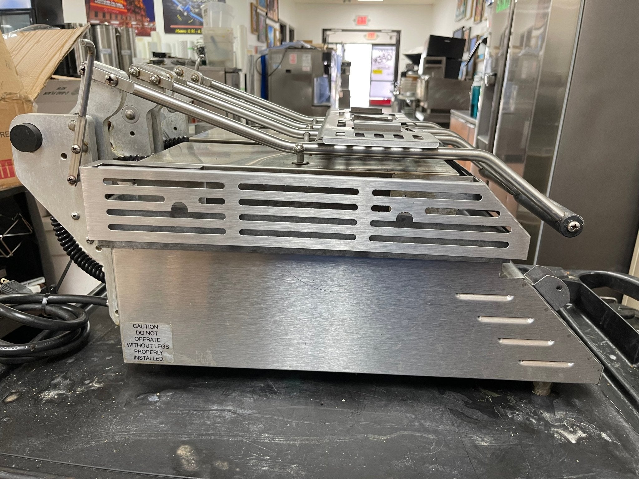 Used Star Pro - Max Split Lid 14" Two Sided Panini Press Grill 120V - Falcon Restaurant Supply - 3